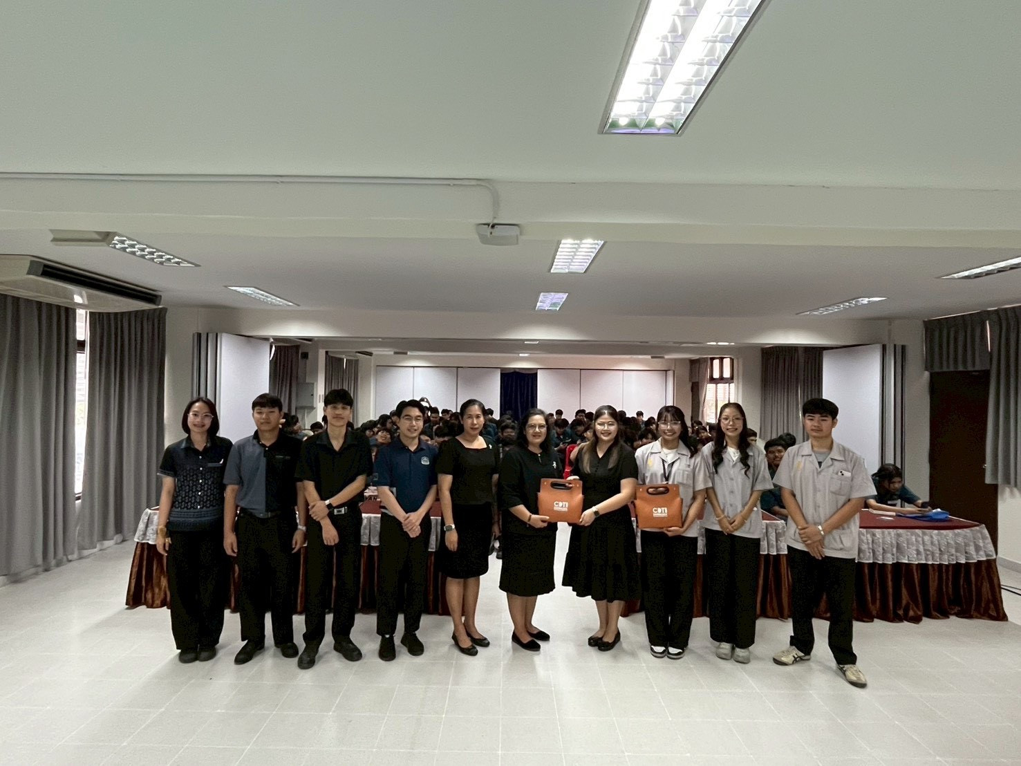 โครงการพี่ชวนน้องเรียน CDTI ปีที่ 7 ณ วิทยาลัยเทคนิคสัตหีบ โครงการพี่ชวนน้องเรียน CDTI ปีที่ 7 ณ วิทยาลัยเทคนิคสัตหีบ — 24 ธันวาคม 2025 — สถาบันเทคโนโลยีจิตรลดา CDTI