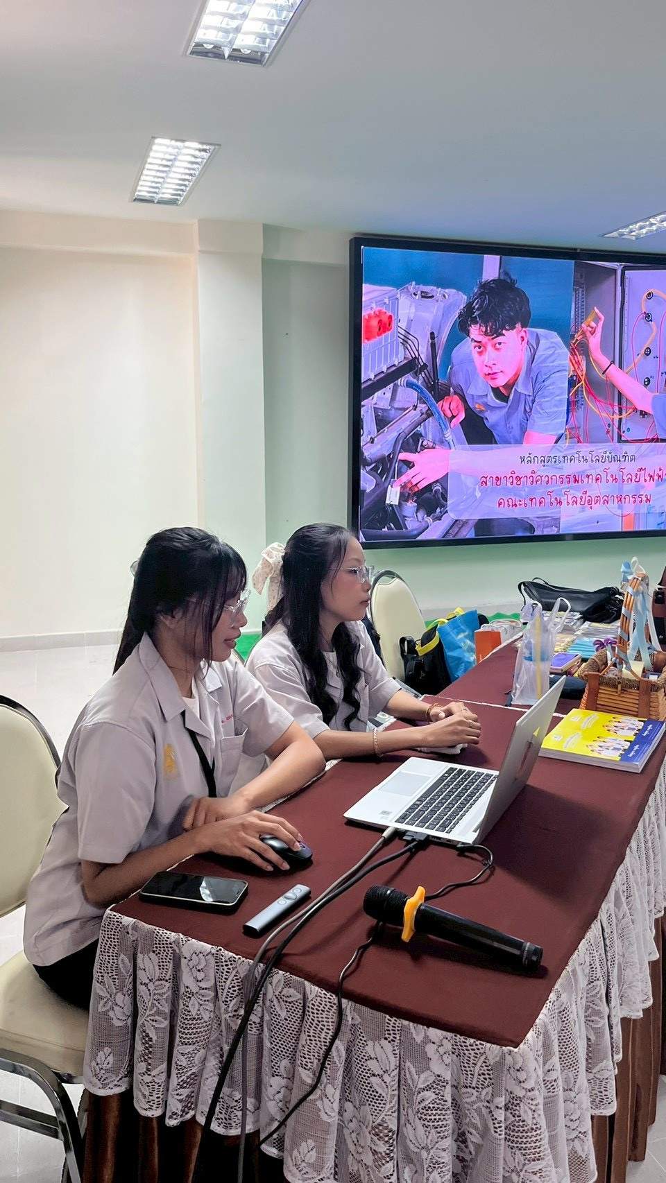 โครงการพี่ชวนน้องเรียน CDTI ปีที่ 7 ณ วิทยาลัยเทคนิคสัตหีบ โครงการพี่ชวนน้องเรียน CDTI ปีที่ 7 ณ วิทยาลัยเทคนิคสัตหีบ — 24 ธันวาคม 2025 — สถาบันเทคโนโลยีจิตรลดา CDTI