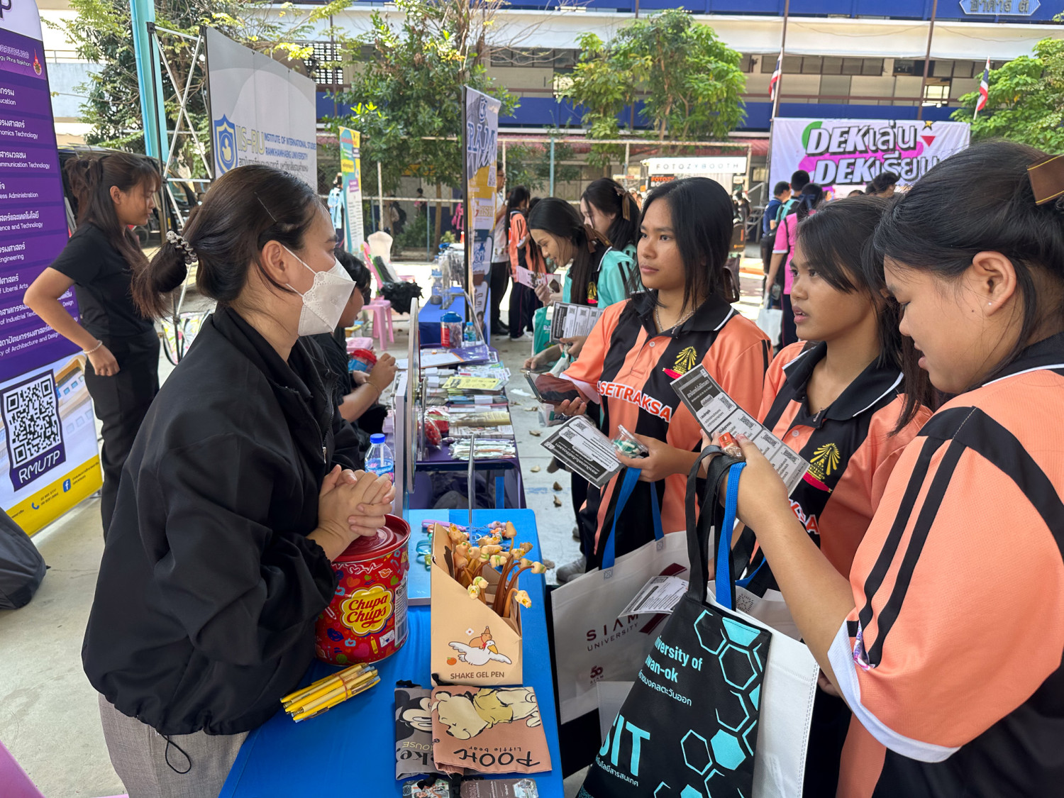 สจด. ร่วมงานแนะนำหลักสูตรศึกษาต่อของโรงเรียนบดินทรเดชา (สิงห์ สิงหเสนี) นนทบุรี — 3 ธันวาคม 2025 — สถาบันเทคโนโลยีจิตรลดา CDTI