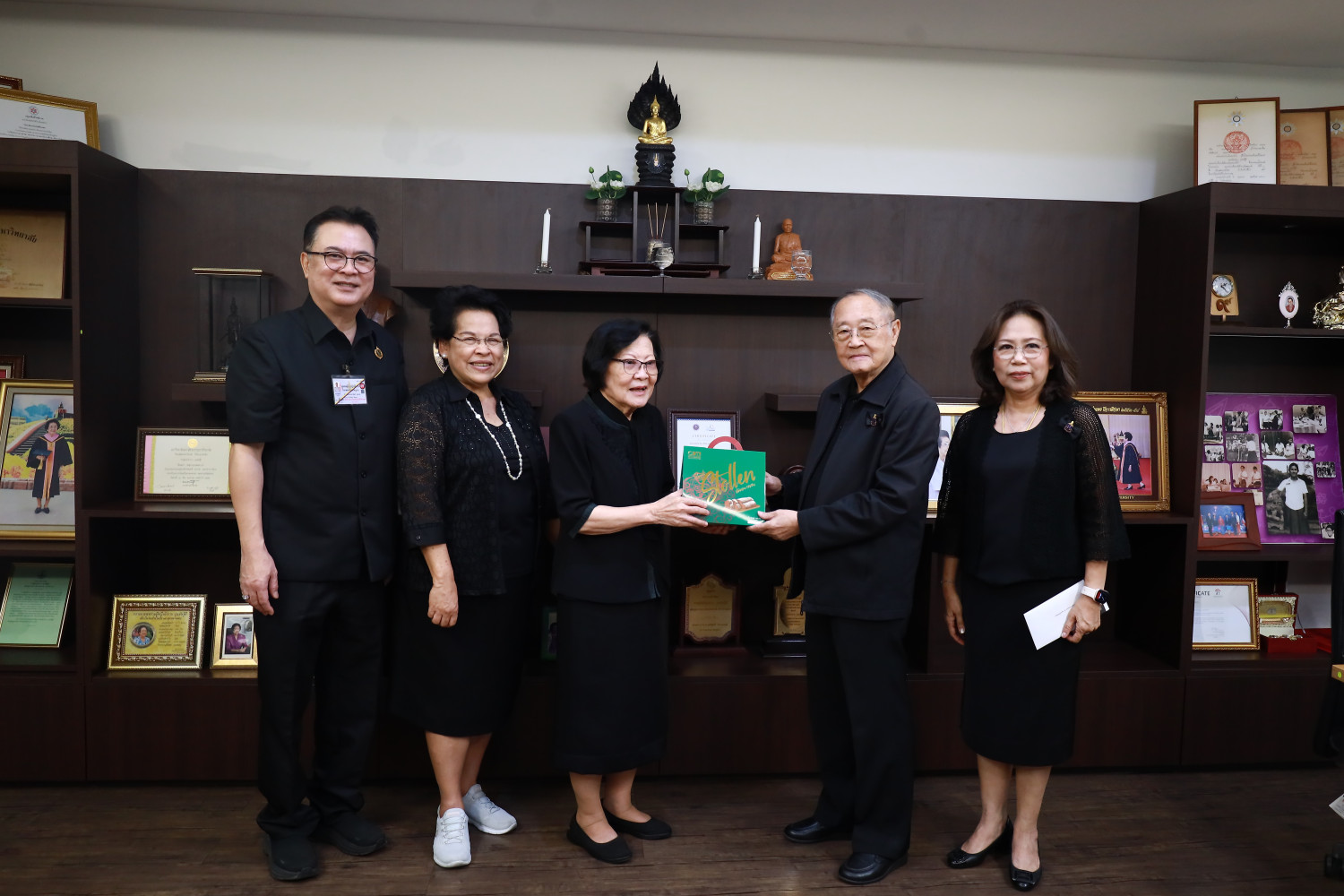 สจด. มอบเงินช่วยเหลือผู้ประสบภัยน้ำท่วมภาคใต้ เพื่อสมทบทุนมูลนิธิชัยพัฒนา “กองทุนบูรณะฟื้นฟูอุบัติภัย” สจด. มอบเงินช่วยเหลือผู้ประสบภัยน้ำท่วมภาคใต้ เพื่อสมทบทุนมูลนิธิชัยพัฒนา “กองทุนบูรณะฟื้นฟูอุบัติภัย” — 12 ธันวาคม 2025 — สถาบันเทคโนโลยีจิตรลดา CDTI