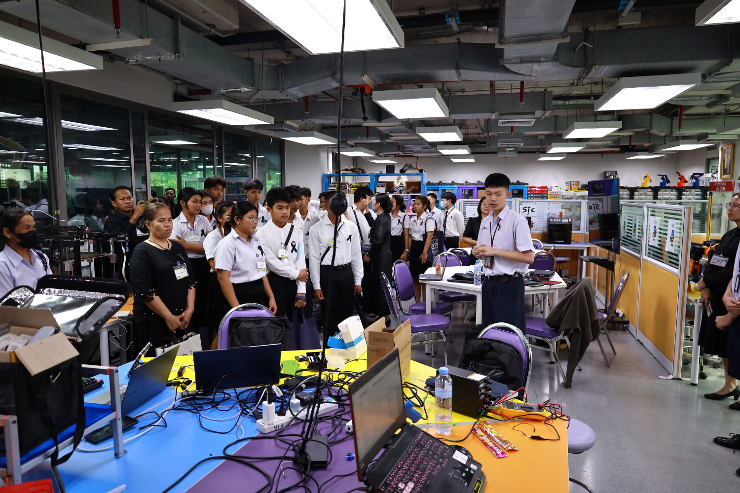 สจด. ต้อนรับคณะผู้บริหาร ครู และนักเรียนศูนย์ส่งเสริมการเรียนรู้ ระดับอำเภอวัดสิงห์ จังหวัดชัยนาท สจด. ต้อนรับคณะผู้บริหาร ครู และนักเรียนศูนย์ส่งเสริมการเรียนรู้ ระดับอำเภอวัดสิงห์ จังหวัดชัยนาท — 31 มกราคม 2026 — สถาบันเทคโนโลยีจิตรลดา CDTI