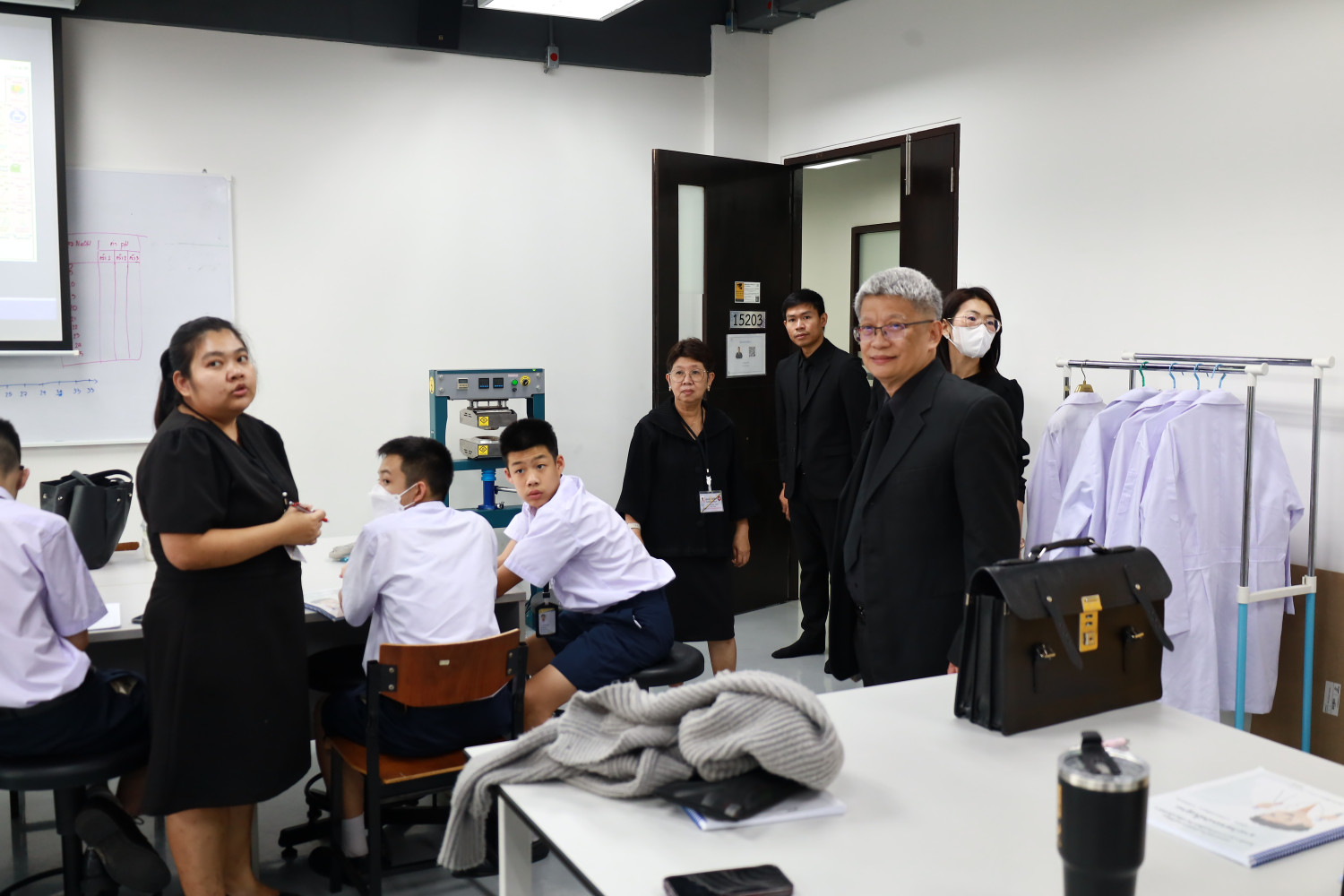 สจด. ต้อนรับคณะผู้บริหาร โรงเรียนสาธิตมหาวิทยาลัยราชภัฏนครราชสีมา จังหวัดนครราชสีมา สจด. ต้อนรับคณะผู้บริหาร โรงเรียนสาธิตมหาวิทยาลัยราชภัฏนครราชสีมา จังหวัดนครราชสีมา — 18 ธันวาคม 2025 — สถาบันเทคโนโลยีจิตรลดา CDTI