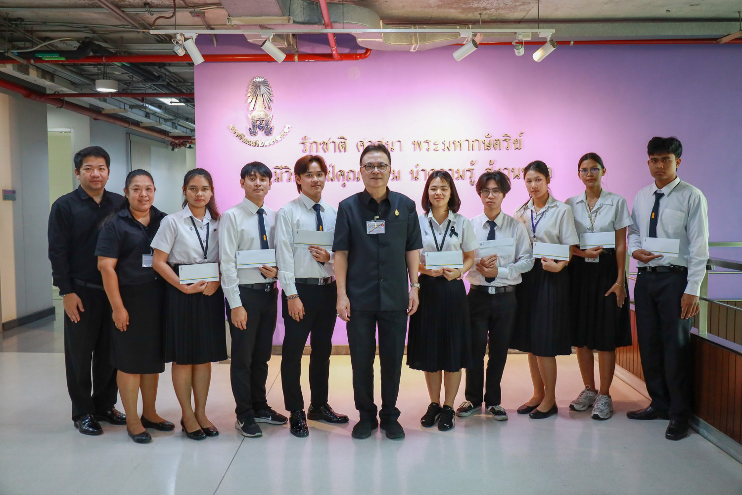 รับมอบทุนการศึกษาจากมูลนิธินายห้างโรงปูนผู้หนึ่ง รับมอบทุนการศึกษาจากมูลนิธินายห้างโรงปูนผู้หนึ่ง — 19 ธันวาคม 2025 — สถาบันเทคโนโลยีจิตรลดา CDTI