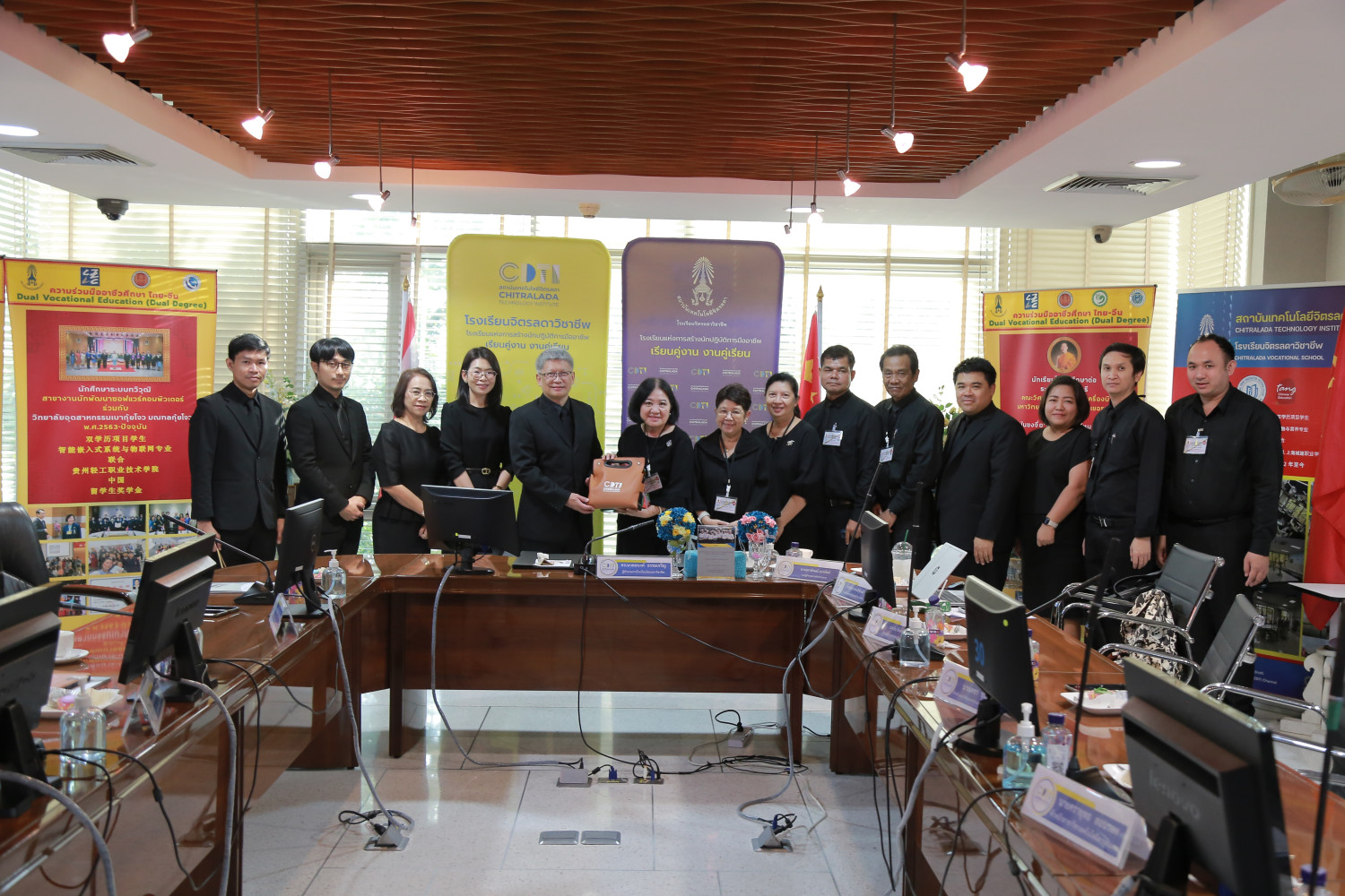 สจด. ต้อนรับคณะผู้บริหาร โรงเรียนสาธิตมหาวิทยาลัยราชภัฏนครราชสีมา จังหวัดนครราชสีมา สจด. ต้อนรับคณะผู้บริหาร โรงเรียนสาธิตมหาวิทยาลัยราชภัฏนครราชสีมา จังหวัดนครราชสีมา — 18 ธันวาคม 2025 — สถาบันเทคโนโลยีจิตรลดา CDTI