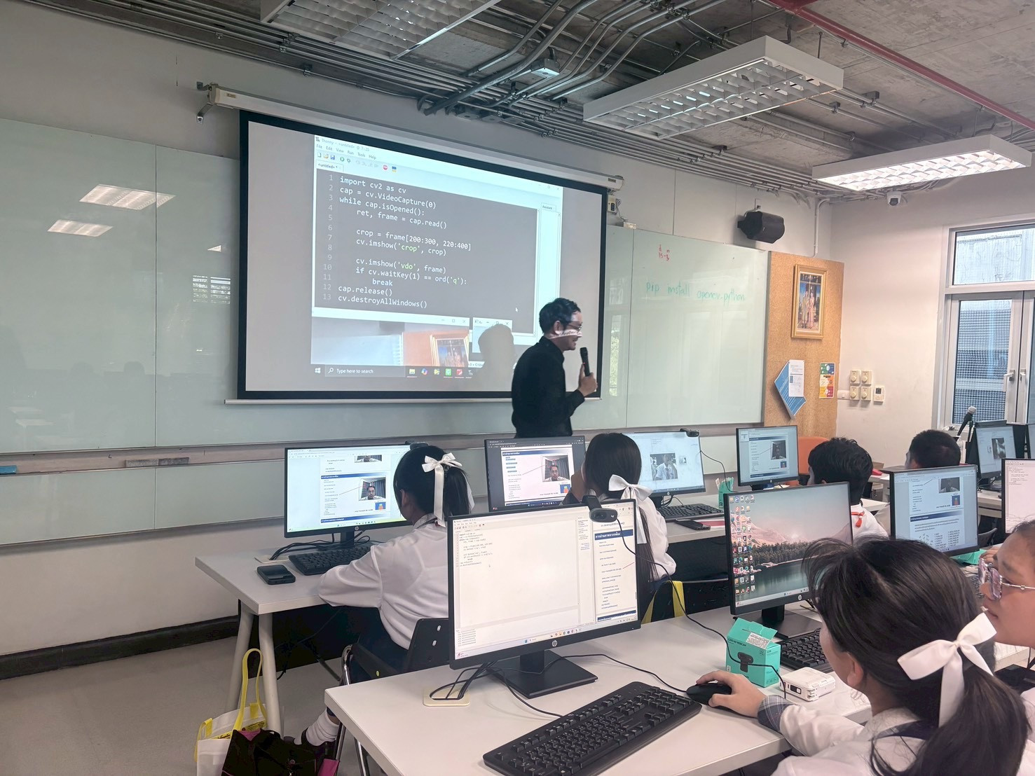 คณะเทคโนโลยีอุตสาหกรรมปลุกพลังสร้างสรรค์กับ Karakuri & Machine Vision คณะเทคโนโลยีอุตสาหกรรมปลุกพลังสร้างสรรค์กับ Karakuri & Machine Vision — 19 ธันวาคม 2025 — สถาบันเทคโนโลยีจิตรลดา CDTI