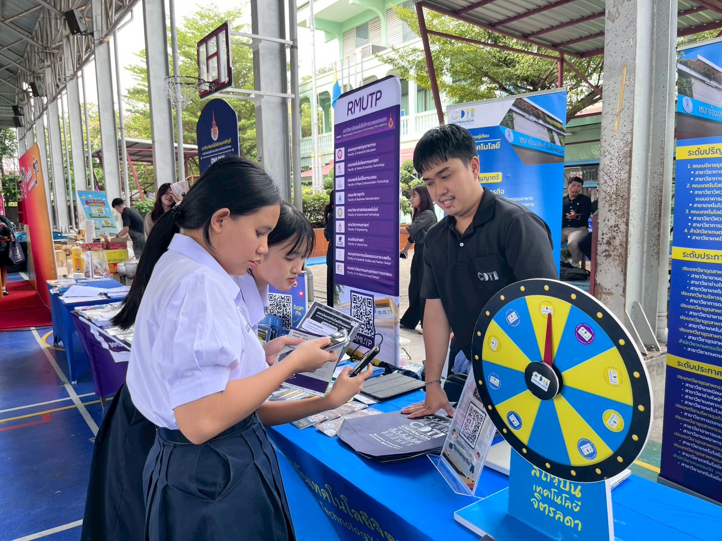 สจด. ร่วมงานแนะนำหลักสูตรศึกษาต่อของโรงเรียนบางมดวิทยา "สีสุกหวาดจวนอุปถัมภ์" สจด. ร่วมงานแนะนำหลักสูตรศึกษาต่อของโรงเรียนบางมดวิทยา "สีสุกหวาดจวนอุปถัมภ์" — 12 ธันวาคม 2025 — สถาบันเทคโนโลยีจิตรลดา CDTI
