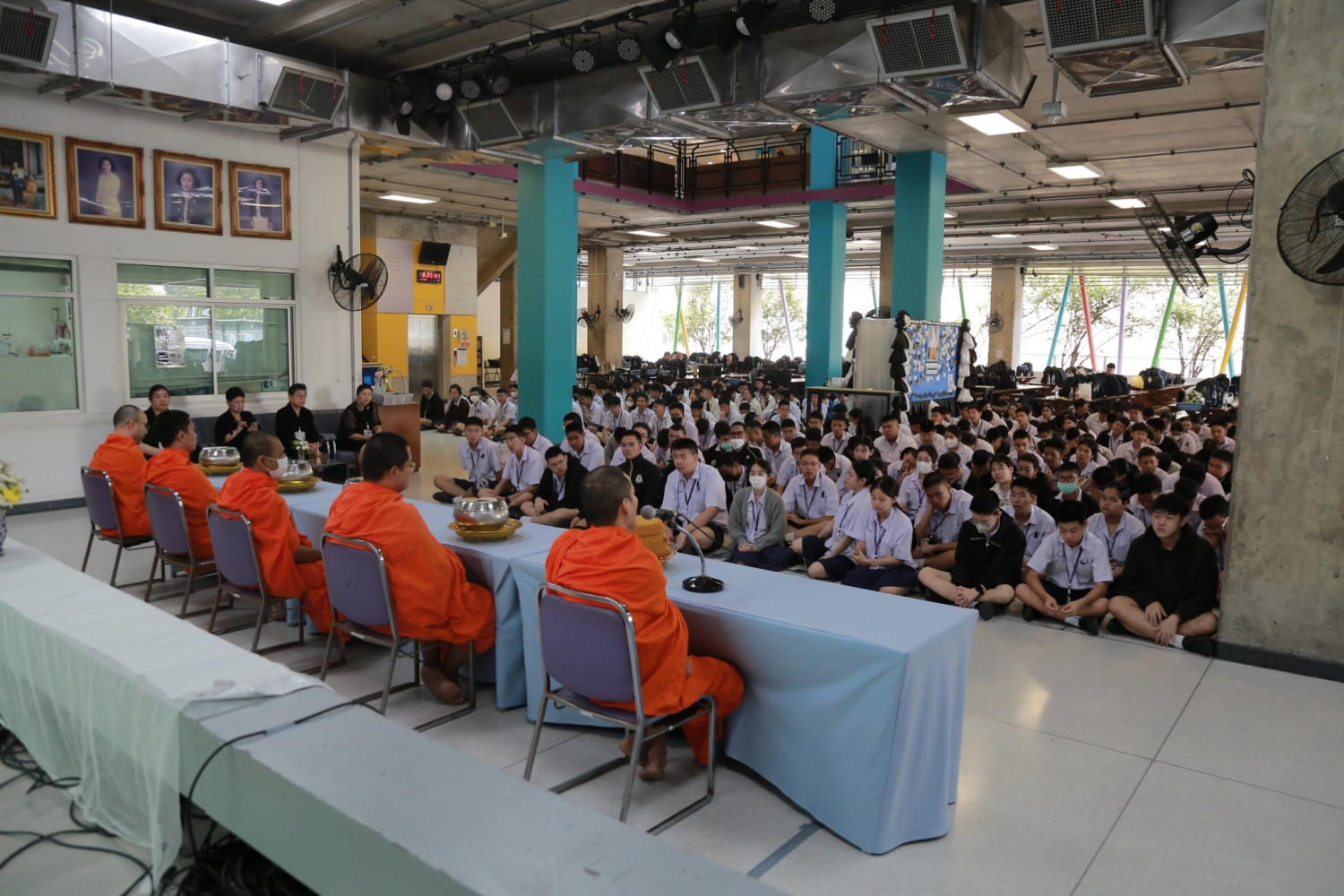 สจด. ทำบุญตักบาตรถวายเป็นพระราชกุศล เนื่องในวันคล้ายวันพระราชสมภพพระบาทสมเด็จพระบรม ชนกาธิเบศร มหาภูมิพลอดุลยเดชมหาราช บรมนาถบพิตร — 3 ธันวาคม 2025 — สถาบันเทคโนโลยีจิตรลดา CDTI