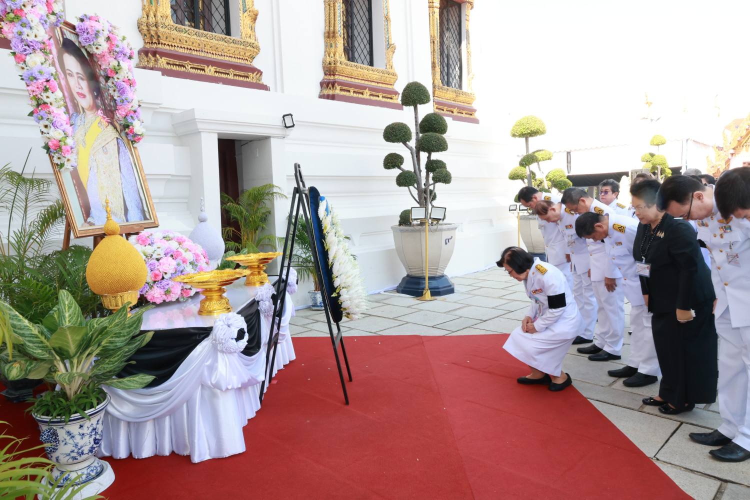 สจด. วางพวงมาลาและถวายบังคมพระบรมศพ สมเด็จพระนางเจ้าสิริกิติ์ พระบรมราชินีนาถ พระบรมราชชนนีพันปีหลวง &mdash; 6 มีนาคม 2026 &mdash; สถาบันเทคโนโลยีจิตรลดา CDTI