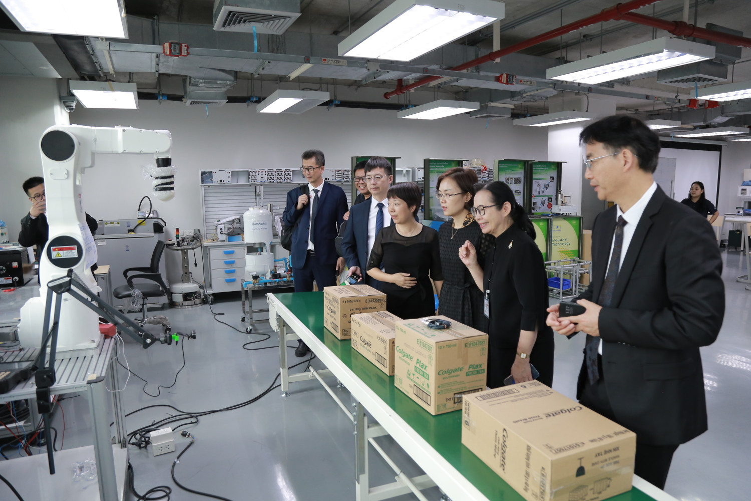 ต้อนรับคณะ Shunde Polytechnic University และ Midea Group ต้อนรับคณะ Shunde Polytechnic University และ Midea Group — 19 ธันวาคม 2025 — สถาบันเทคโนโลยีจิตรลดา CDTI