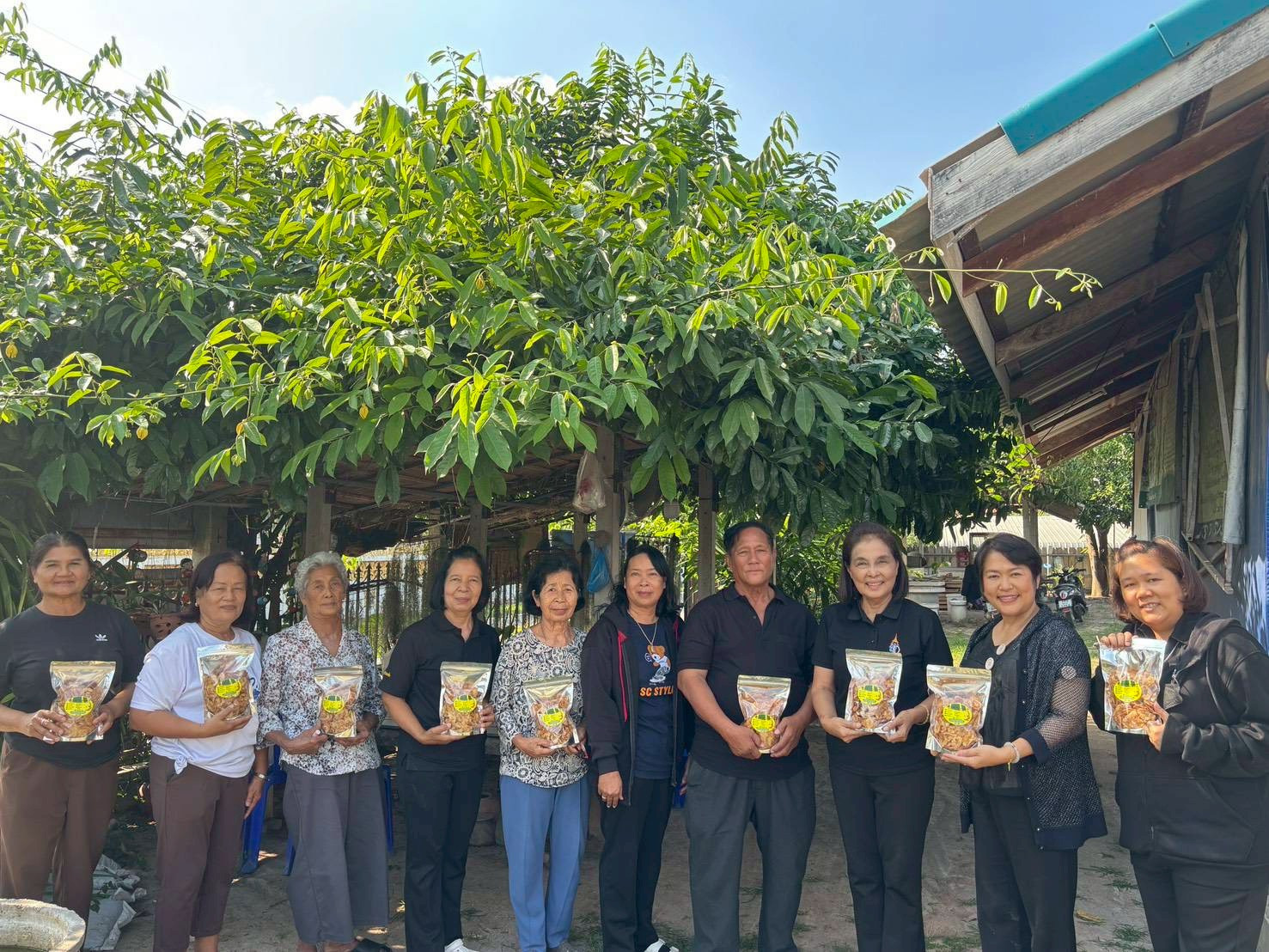 สจด. ลงพื้นที่สำรวจความต้องการการพัฒนาผลิตภัณฑ์อาหารของกลุ่มวิสาหกิจชุมชนและกลุ่มอาชีพ ภายใต้โครงการสร้างเครือข่ายความร่วมมือ เพื่อการวิจัย และบริการวิชาการของสำนักวิชาศึกษาทั่วไป สจด. ลงพื้นที่สำรวจความต้องการการพัฒนาผลิตภัณฑ์อาหารของกลุ่มวิสาหกิจชุมชนและกลุ่มอาชีพ ภายใต้โครงการสร้างเครือข่ายความร่วมมือ เพื่อการวิจัย และบริการวิชาการของสำนักวิชาศึกษาทั่วไป — 9 มกราคม 2026 — สถาบันเทคโนโลยีจิตรลดา CDTI