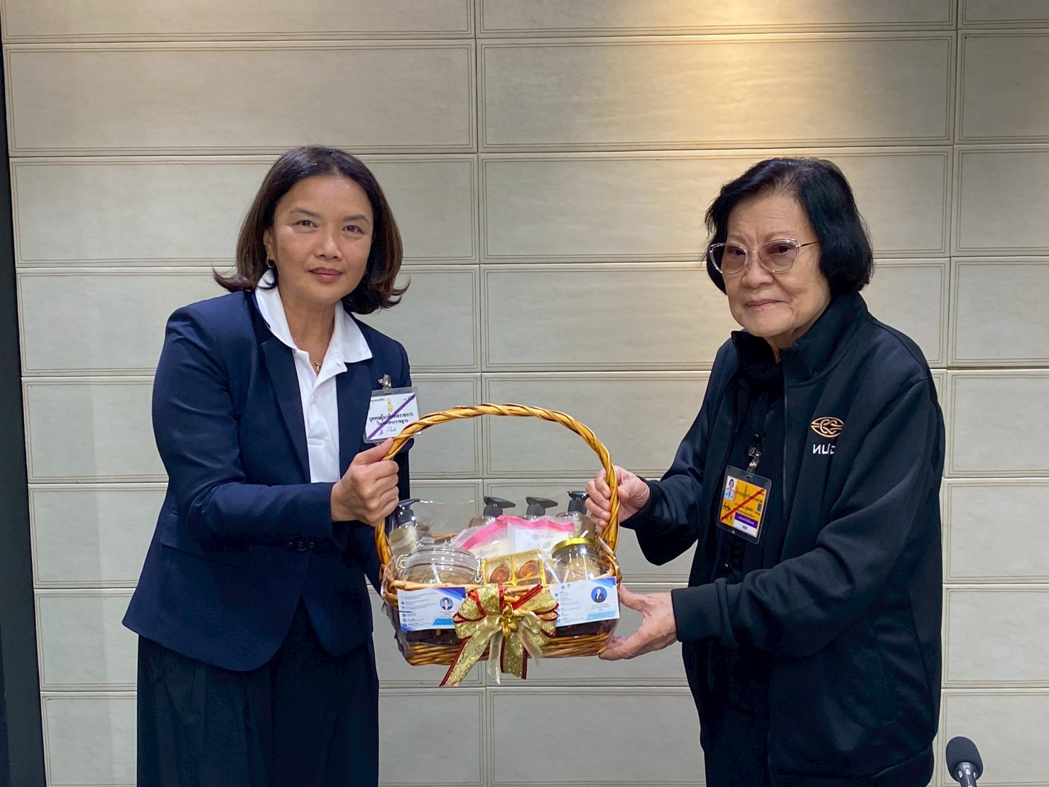 สจด. ต้อนรับคณะผู้บริหารโรงเรียนสีตบุตรบำรุง เข้าพบอธิการบดีสถาบันเทคโนโลยีจิตรลดา อวยพรปีใหม่ ๒๕๖๙ พร้อมรายงานความคืบหน้าความร่วมมือทางวิชาการ สจด. ต้อนรับคณะผู้บริหารโรงเรียนสีตบุตรบำรุง เข้าพบอธิการบดีสถาบันเทคโนโลยีจิตรลดา อวยพรปีใหม่ ๒๕๖๙ พร้อมรายงานความคืบหน้าความร่วมมือทางวิชาการ — 23 มกราคม 2026 — สถาบันเทคโนโลยีจิตรลดา CDTI