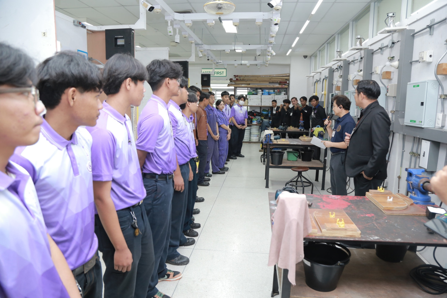 สจด. เป็นเจ้าภาพจัดแข่งขันทักษะวิชาชีพ “ไฟฟ้า-ยานยนต์” เวทีอาชีวศึกษาเอกชนระดับชาติ ปีการศึกษา 2568 มุ่งยกระดับมาตรฐานฝีมือแรงงานสู่สากล สจด. เป็นเจ้าภาพจัดแข่งขันทักษะวิชาชีพ “ไฟฟ้า-ยานยนต์” เวทีอาชีวศึกษาเอกชนระดับชาติ ปีการศึกษา 2568 มุ่งยกระดับมาตรฐานฝีมือแรงงานสู่สากล — 23 มกราคม 2026 — สถาบันเทคโนโลยีจิตรลดา CDTI