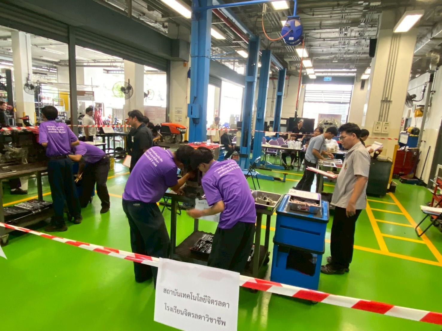 สจด. เป็นเจ้าภาพจัดแข่งขันทักษะวิชาชีพ “ไฟฟ้า-ยานยนต์” เวทีอาชีวศึกษาเอกชนระดับชาติ ปีการศึกษา 2568 มุ่งยกระดับมาตรฐานฝีมือแรงงานสู่สากล สจด. เป็นเจ้าภาพจัดแข่งขันทักษะวิชาชีพ “ไฟฟ้า-ยานยนต์” เวทีอาชีวศึกษาเอกชนระดับชาติ ปีการศึกษา 2568 มุ่งยกระดับมาตรฐานฝีมือแรงงานสู่สากล — 23 มกราคม 2026 — สถาบันเทคโนโลยีจิตรลดา CDTI