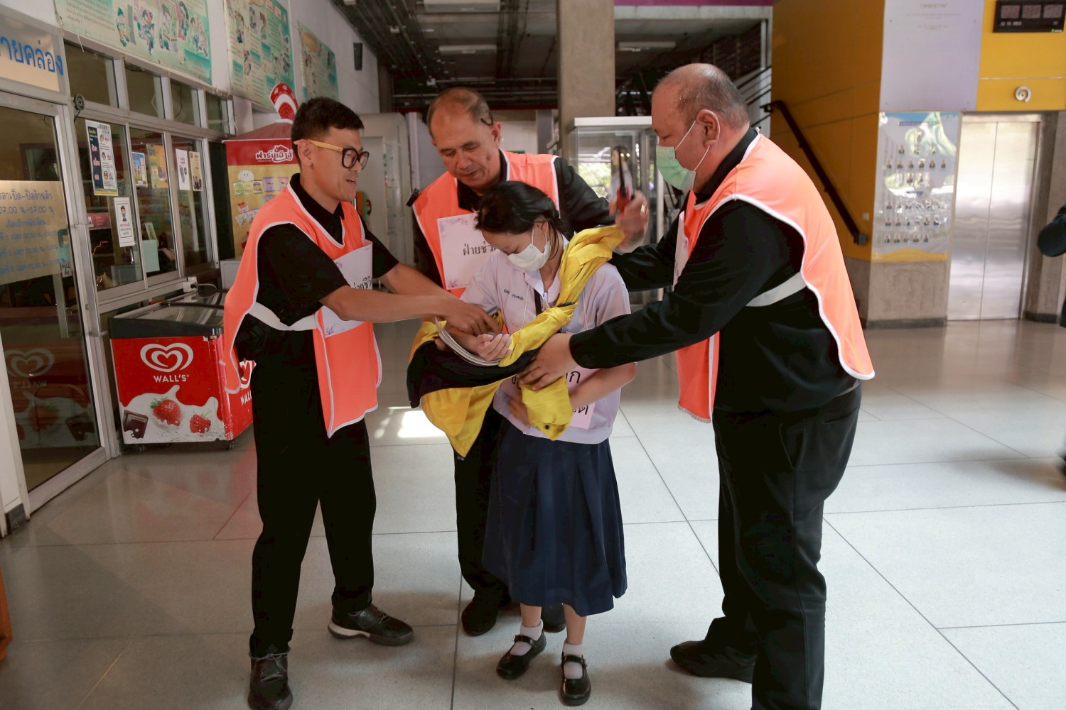 สจด. ซ้อมอพยพหนีไฟอาคาร 611-612 ประจำปีการศึกษา 2568 สจด. ซ้อมอพยพหนีไฟอาคาร 611-612 ประจำปีการศึกษา 2568 — 31 มกราคม 2026 — สถาบันเทคโนโลยีจิตรลดา CDTI