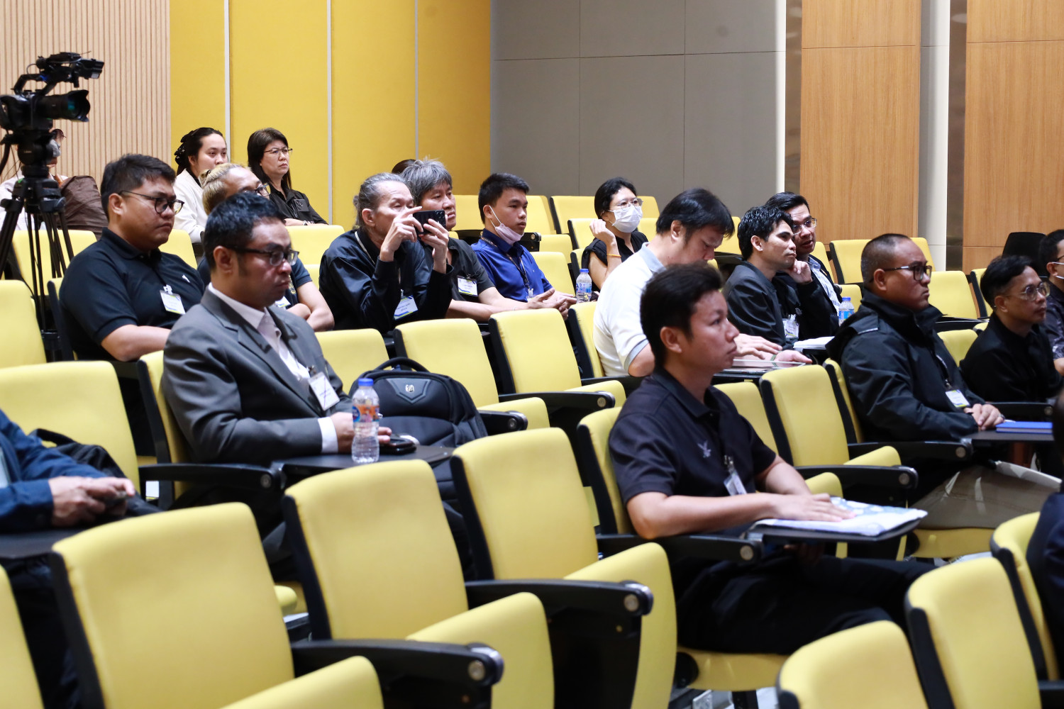 พิธีปฐมนิเทศ โครงการอบรมหลักสูตรการพัฒนาสมรรถนะผู้ปฏิบัติงานด้านมาตรฐานและความปลอดภัยในยานยนต์ไฟฟ้า และสถานีอัดประจุ รุ่นที่ 2 พิธีปฐมนิเทศ โครงการอบรมหลักสูตรการพัฒนาสมรรถนะผู้ปฏิบัติงานด้านมาตรฐานและความปลอดภัยในยานยนต์ไฟฟ้า และสถานีอัดประจุ รุ่นที่ 2 — 3 กุมภาพันธ์ 2026 — สถาบันเทคโนโลยีจิตรลดา CDTI