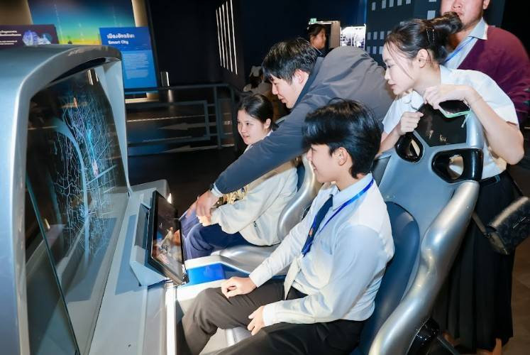 สจด. นำนักศึกษาเยี่ยมชมพิพิธภัณฑ์พระรามเก้า และ FUTURIUM ศูนย์นวัตกรรมแห่งอนาคต สจด. นำนักศึกษาเยี่ยมชมพิพิธภัณฑ์พระรามเก้า และ FUTURIUM ศูนย์นวัตกรรมแห่งอนาคต — 23 มกราคม 2026 — สถาบันเทคโนโลยีจิตรลดา CDTI