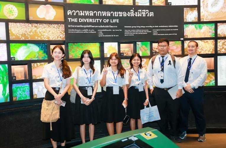 สจด. นำนักศึกษาเยี่ยมชมพิพิธภัณฑ์พระรามเก้า และ FUTURIUM ศูนย์นวัตกรรมแห่งอนาคต สจด. นำนักศึกษาเยี่ยมชมพิพิธภัณฑ์พระรามเก้า และ FUTURIUM ศูนย์นวัตกรรมแห่งอนาคต — 23 มกราคม 2026 — สถาบันเทคโนโลยีจิตรลดา CDTI