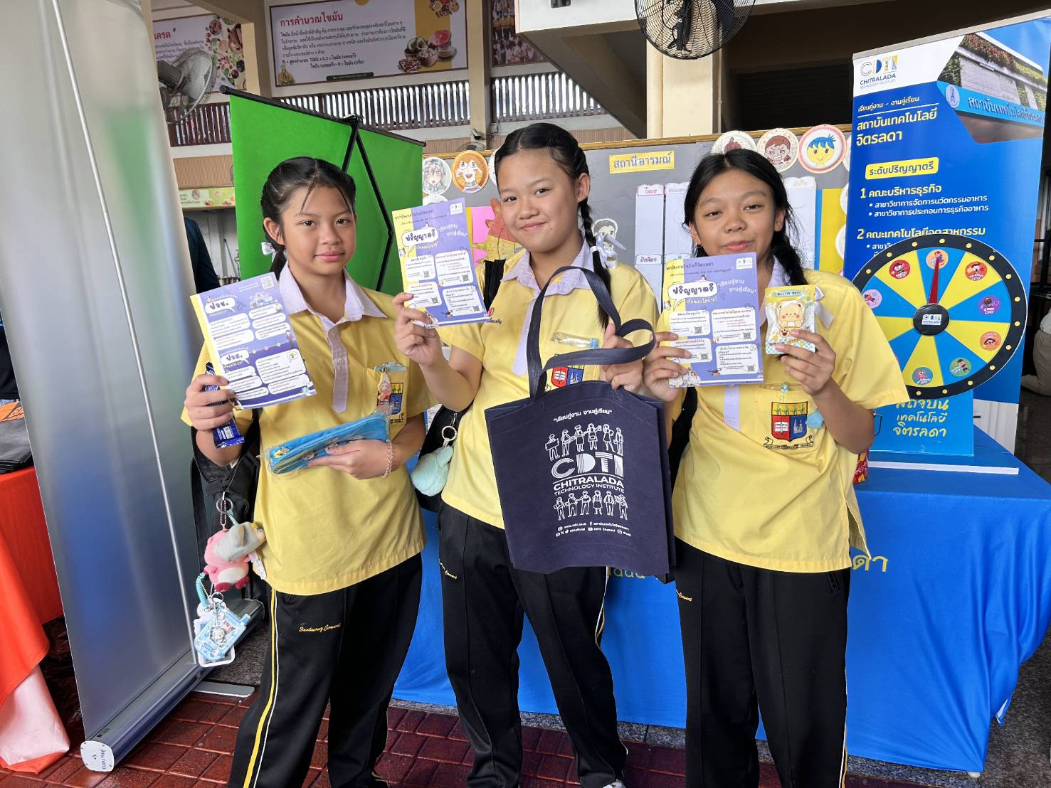 สจด. ร่วมงานวิชาการ “Learning Across Generations for a Sustainable Future" 120 ปี SCC ก้าวผ่านทุกช่วงวัยการเรียนรู้สู่อนาคตที่ยั่งยืน โรงเรียนซางตาครู้สคอนแวนท์ ปีการศึกษา 2568 สจด. ร่วมงานวิชาการ “Learning Across Generations for a Sustainable Future" 120 ปี SCC ก้าวผ่านทุกช่วงวัยการเรียนรู้สู่อนาคตที่ยั่งยืน โรงเรียนซางตาครู้สคอนแวนท์ ปีการศึกษา 2568 — 31 มกราคม 2026 — สถาบันเทคโนโลยีจิตรลดา CDTI