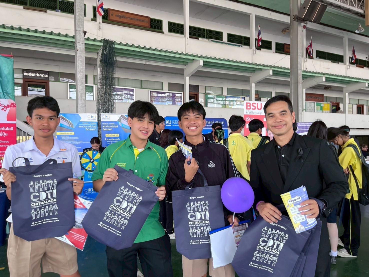 สจด. ร่วมกิจกรรม ตลาดนัดการศึกษา โรงเรียนเทพศิรินทร์ สมุทรปราการ ปีการศึกษา 2568 สจด. ร่วมกิจกรรม ตลาดนัดการศึกษา โรงเรียนเทพศิรินทร์ สมุทรปราการ ปีการศึกษา 2568 — 27 มกราคม 2026 — สถาบันเทคโนโลยีจิตรลดา CDTI