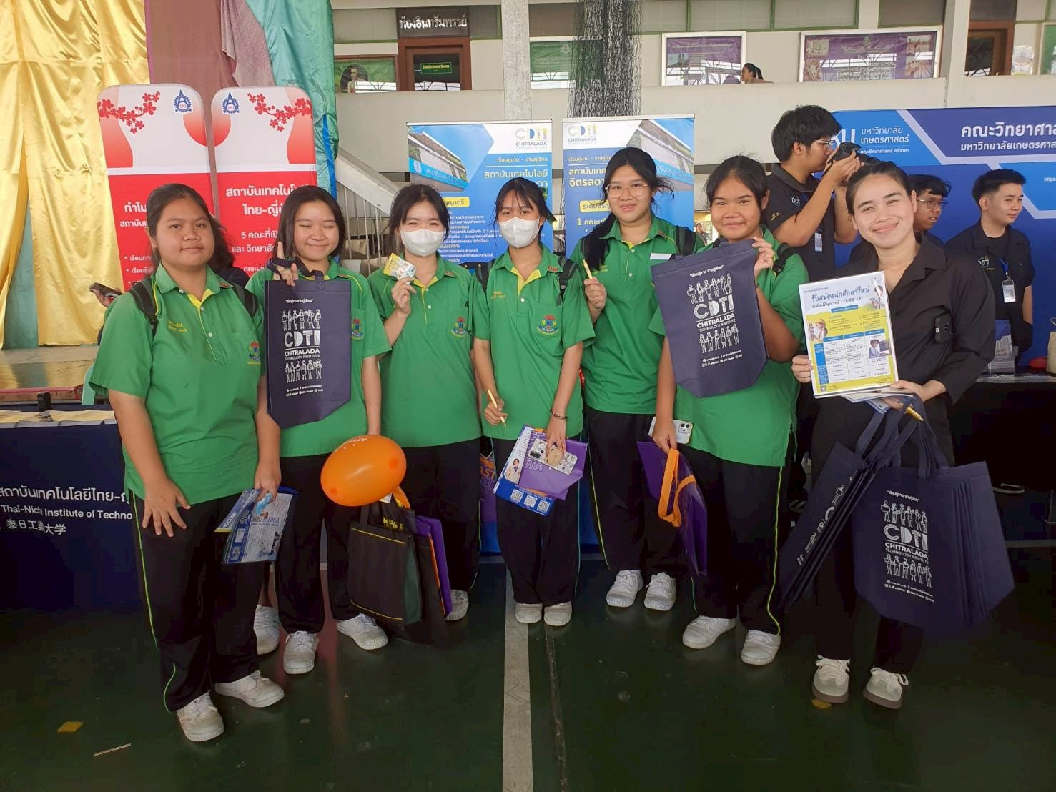 สจด. ร่วมกิจกรรม ตลาดนัดการศึกษา โรงเรียนเทพศิรินทร์ สมุทรปราการ ปีการศึกษา 2568 สจด. ร่วมกิจกรรม ตลาดนัดการศึกษา โรงเรียนเทพศิรินทร์ สมุทรปราการ ปีการศึกษา 2568 — 27 มกราคม 2026 — สถาบันเทคโนโลยีจิตรลดา CDTI