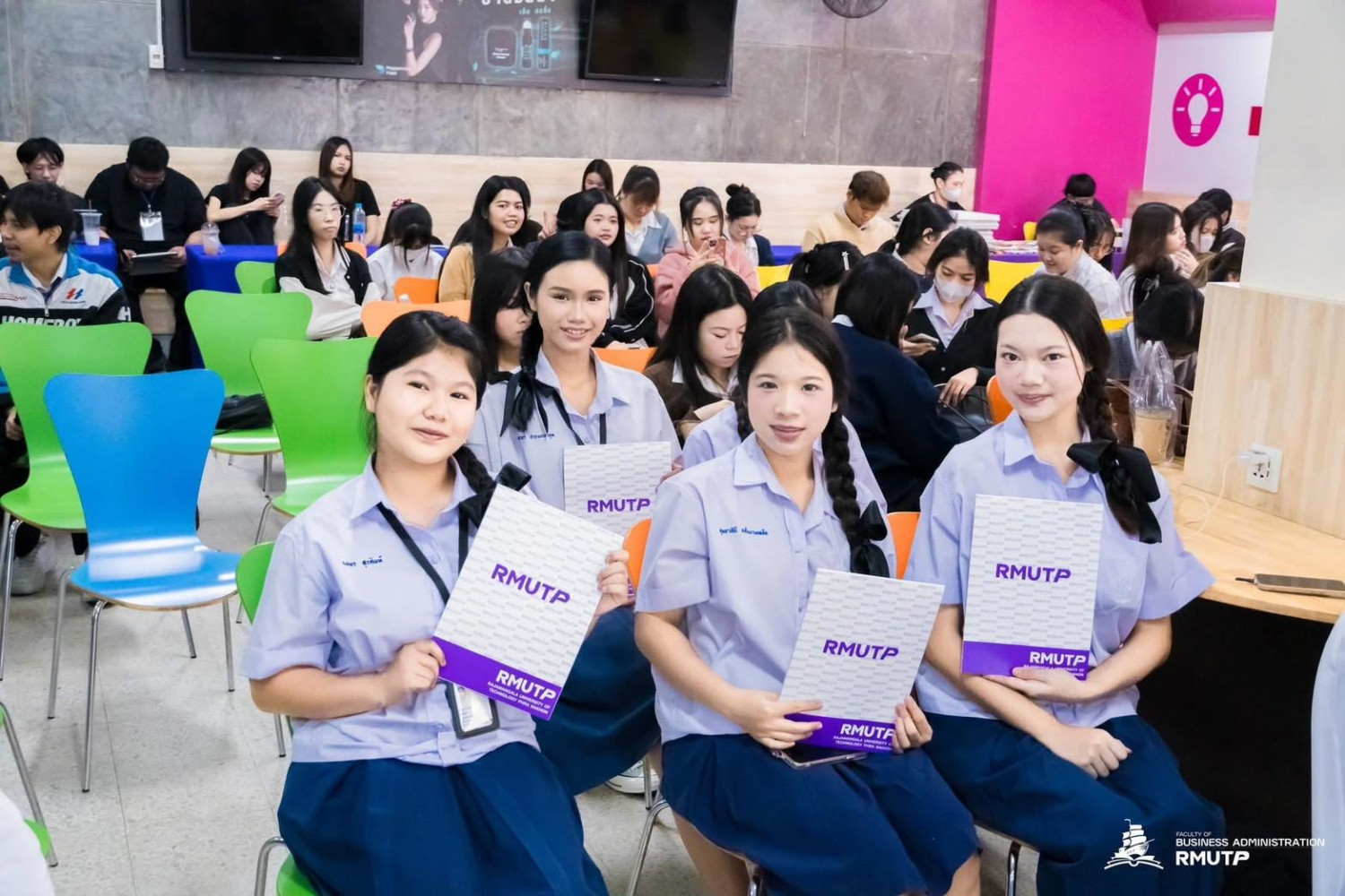 สจด.ขอแสดงความยินดีกับนักเรียนสาขาวิชาการตลาด คว้ารางวัลจากการแข่งขัน “Well-Being of Art: Marketing Meets Mind ศิลป์แห่งสุขสู่สุขภาวะที่ดีในมุมมองการตลาด” สจด.ขอแสดงความยินดีกับนักเรียนสาขาวิชาการตลาด คว้ารางวัลจากการแข่งขัน “Well-Being of Art: Marketing Meets Mind ศิลป์แห่งสุขสู่สุขภาวะที่ดีในมุมมองการตลาด” — 3 มีนาคม 2026 — สถาบันเทคโนโลยีจิตรลดา CDTI