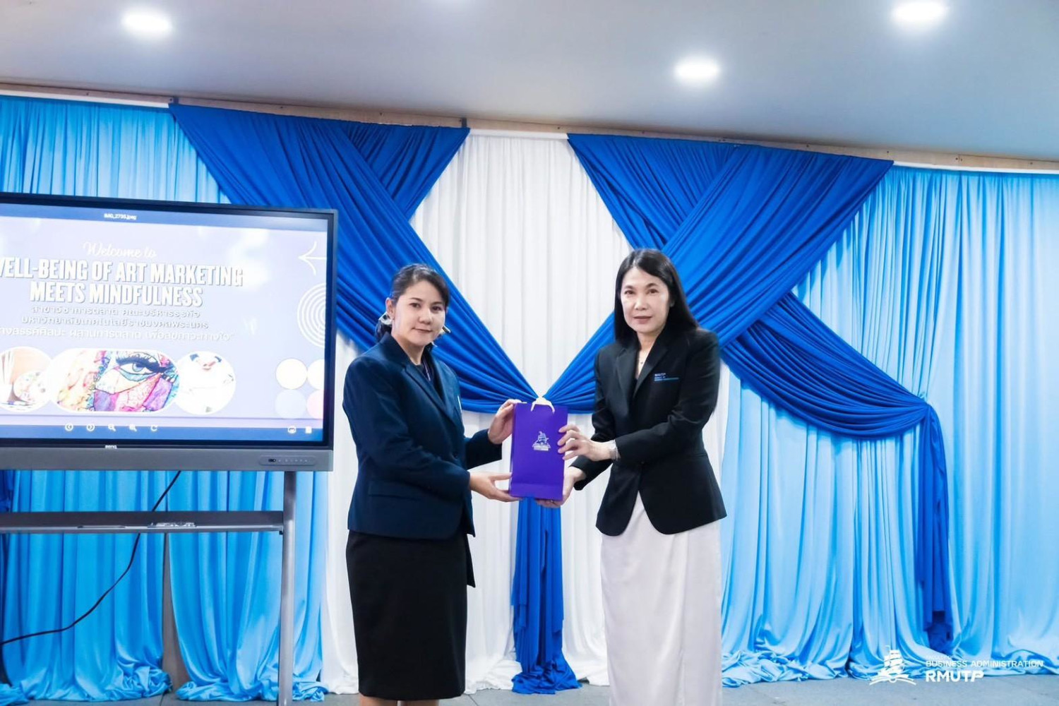 สจด.ขอแสดงความยินดีกับนักเรียนสาขาวิชาการตลาด คว้ารางวัลจากการแข่งขัน “Well-Being of Art: Marketing Meets Mind ศิลป์แห่งสุขสู่สุขภาวะที่ดีในมุมมองการตลาด” สจด.ขอแสดงความยินดีกับนักเรียนสาขาวิชาการตลาด คว้ารางวัลจากการแข่งขัน “Well-Being of Art: Marketing Meets Mind ศิลป์แห่งสุขสู่สุขภาวะที่ดีในมุมมองการตลาด” — 3 มีนาคม 2026 — สถาบันเทคโนโลยีจิตรลดา CDTI