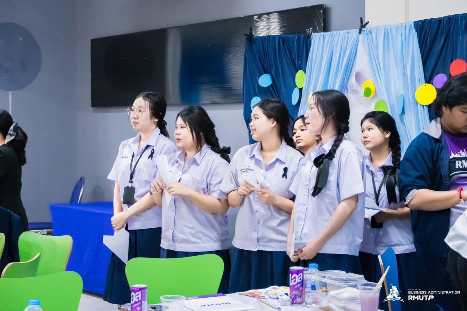 สจด.ขอแสดงความยินดีกับนักเรียนสาขาวิชาการตลาด คว้ารางวัลจากการแข่งขัน “Well-Being of Art: Marketing Meets Mind ศิลป์แห่งสุขสู่สุขภาวะที่ดีในมุมมองการตลาด” สจด.ขอแสดงความยินดีกับนักเรียนสาขาวิชาการตลาด คว้ารางวัลจากการแข่งขัน “Well-Being of Art: Marketing Meets Mind ศิลป์แห่งสุขสู่สุขภาวะที่ดีในมุมมองการตลาด” — 3 มีนาคม 2026 — สถาบันเทคโนโลยีจิตรลดา CDTI