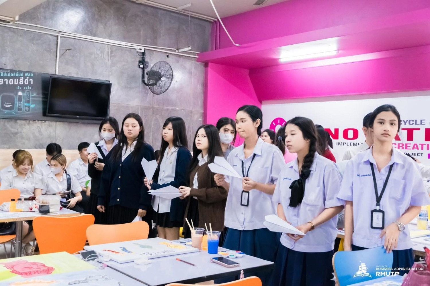 สจด.ขอแสดงความยินดีกับนักเรียนสาขาวิชาการตลาด คว้ารางวัลจากการแข่งขัน “Well-Being of Art: Marketing Meets Mind ศิลป์แห่งสุขสู่สุขภาวะที่ดีในมุมมองการตลาด” สจด.ขอแสดงความยินดีกับนักเรียนสาขาวิชาการตลาด คว้ารางวัลจากการแข่งขัน “Well-Being of Art: Marketing Meets Mind ศิลป์แห่งสุขสู่สุขภาวะที่ดีในมุมมองการตลาด” — 3 มีนาคม 2026 — สถาบันเทคโนโลยีจิตรลดา CDTI