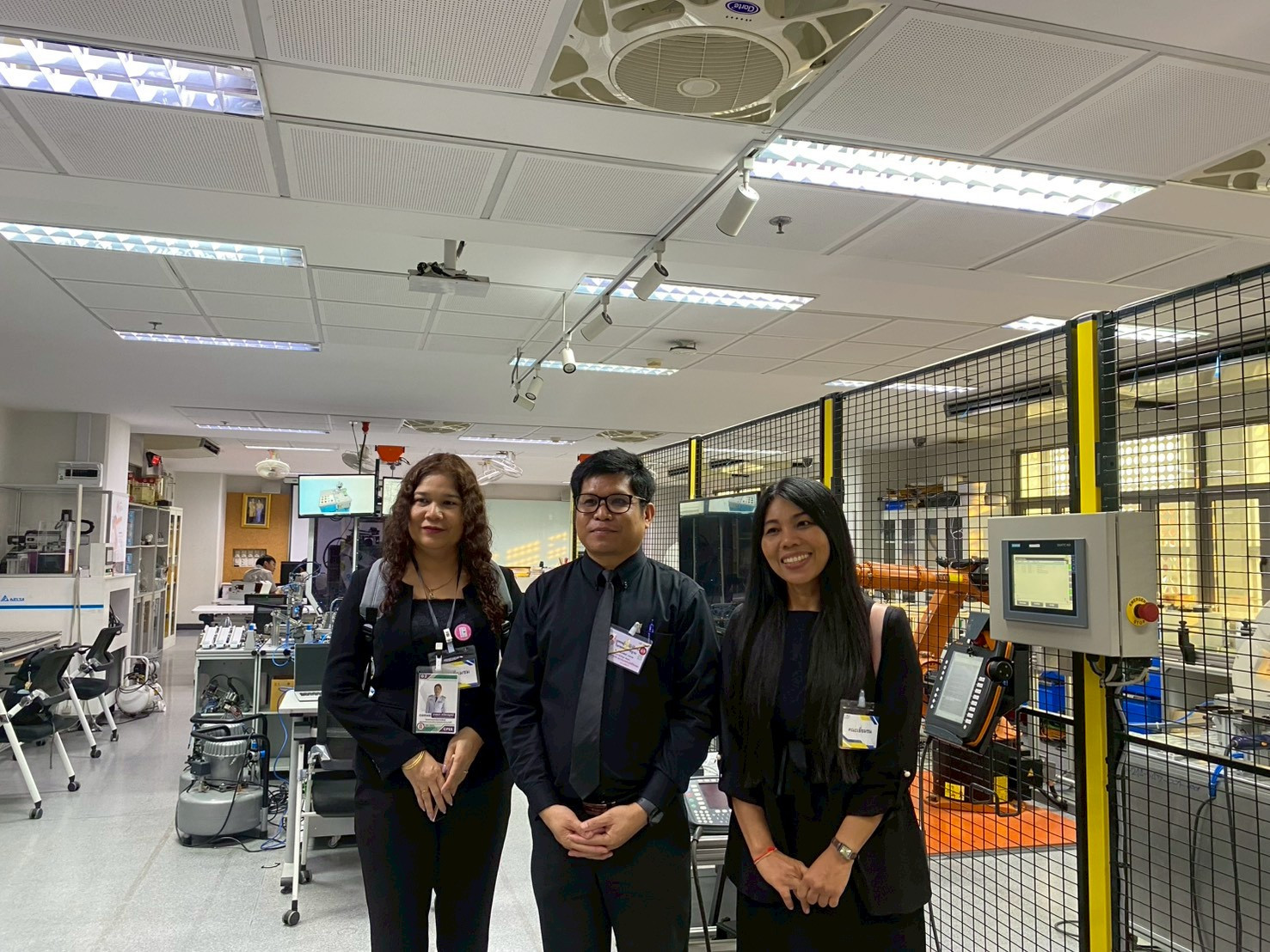 ต้อนรับคณะศูนย์ขับเคลื่อนการศึกษาในจังหวัดชายแดนภาคใต้ สำนักงานปลัดกระทรวงศึกษาธิการ ต้อนรับคณะศูนย์ขับเคลื่อนการศึกษาในจังหวัดชายแดนภาคใต้ สำนักงานปลัดกระทรวงศึกษาธิการ — 3 กุมภาพันธ์ 2026 — สถาบันเทคโนโลยีจิตรลดา CDTI