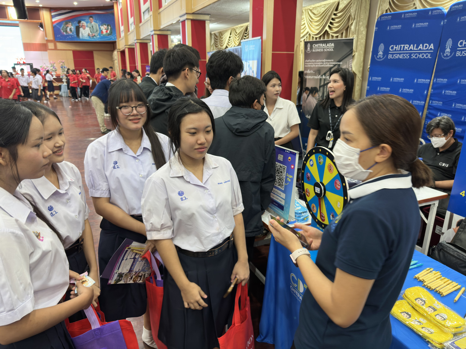 สจด. ร่วมจัดนิทรรศการแนะแนวการศึกษาต่อและอาชีพ โรงเรียนนวมินทราชินูทิศ สตรีวิทยา พุทธมณฑล ปีการศึกษา 2568 สจด. ร่วมจัดนิทรรศการแนะแนวการศึกษาต่อและอาชีพ โรงเรียนนวมินทราชินูทิศ สตรีวิทยา พุทธมณฑล ปีการศึกษา 2568 — 4 กุมภาพันธ์ 2026 — สถาบันเทคโนโลยีจิตรลดา CDTI