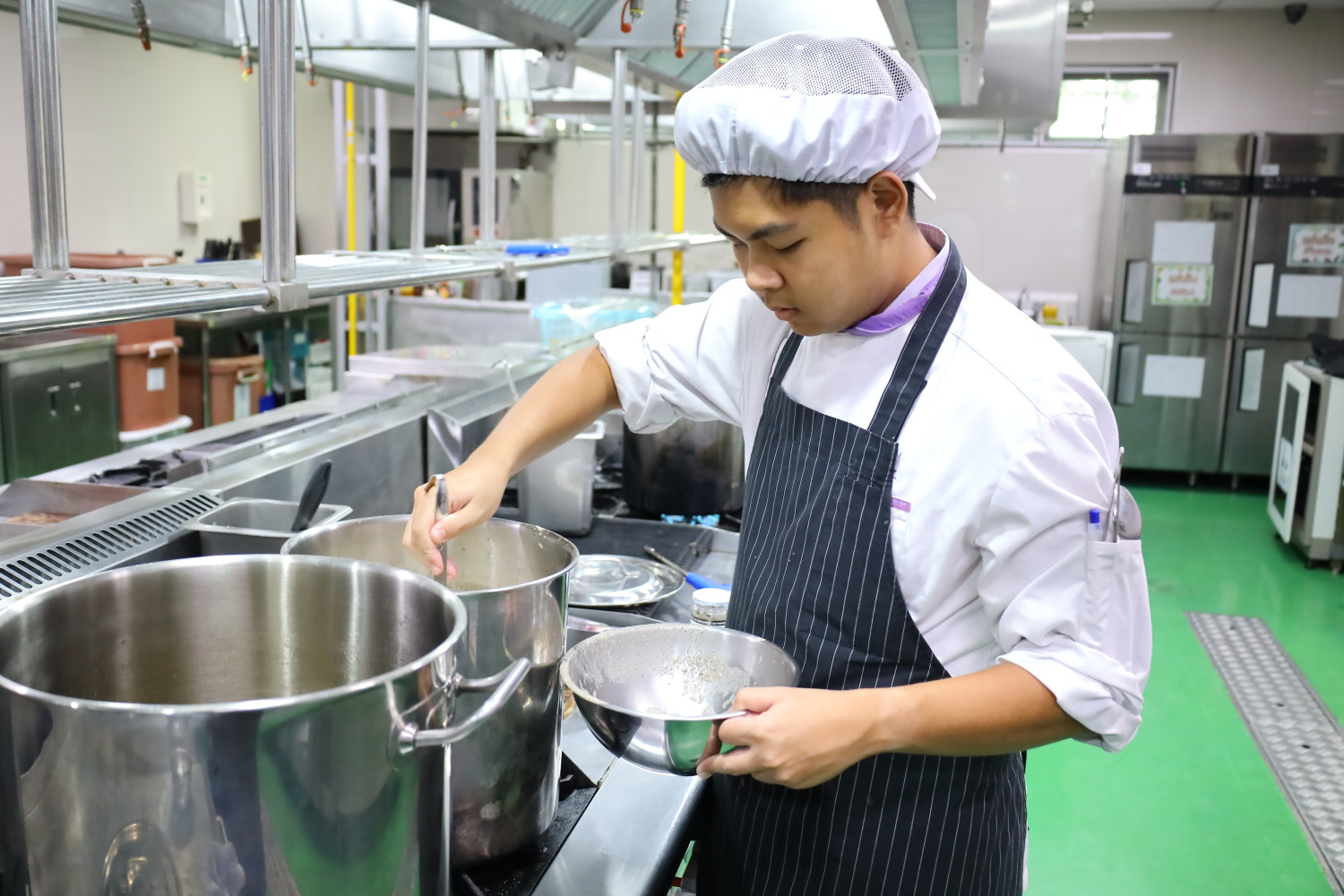 สจด. จัดโครงการพัฒนาทักษะปฏิบัติการประกอบอาหารแบบบูรณาการการเรียนรู้สู่ความเป็นมืออาชีพ เสริมศักยภาพนักเรียน ปวช. 3 และนักศึกษา ปวส. ก่อนฝึกงาน &mdash; 6 เมษายน 2026 &mdash; สถาบันเทคโนโลยีจิตรลดา CDTI