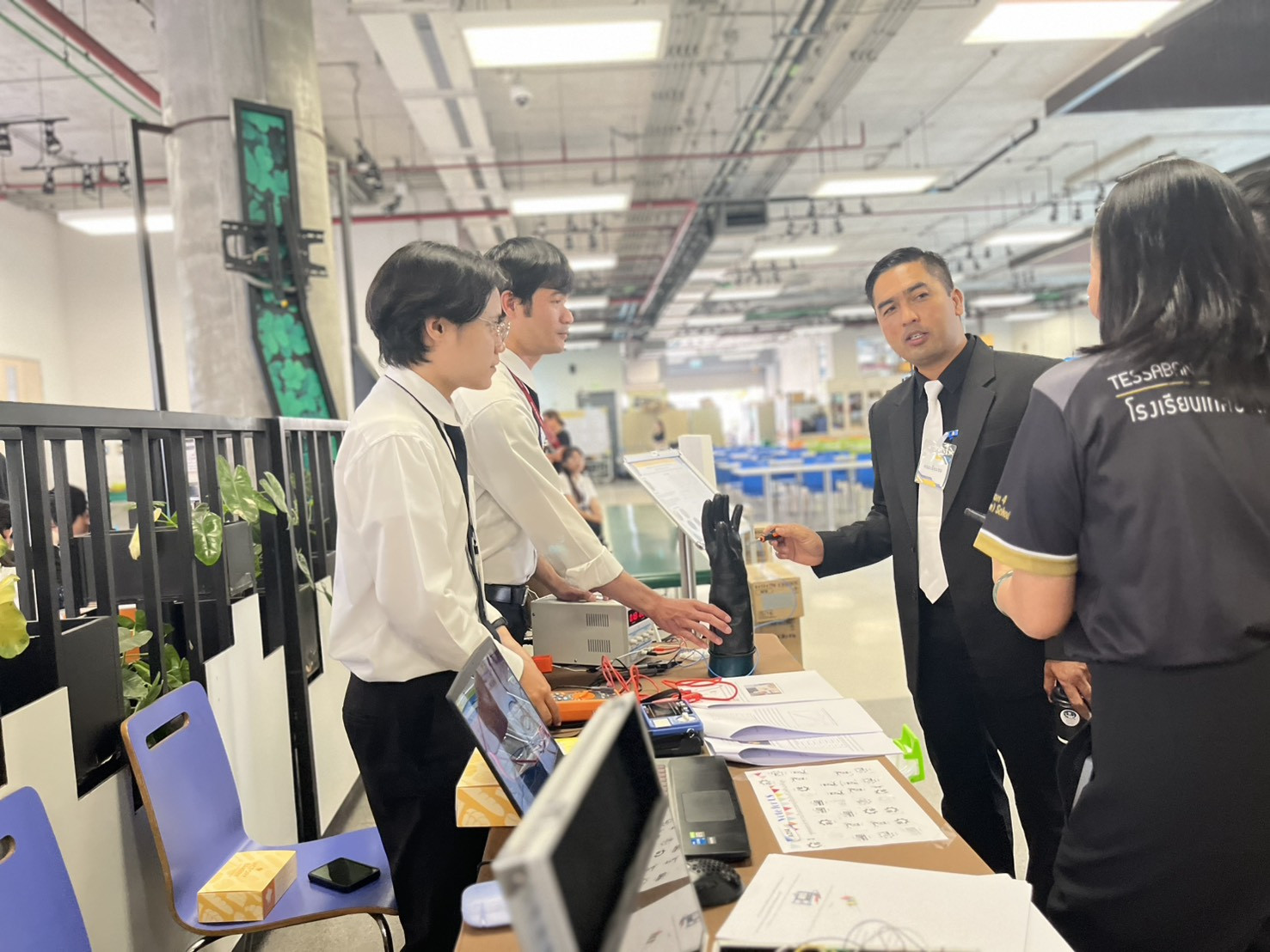 คณะเทคโนโลยีอุตสาหกรรมต้อนรับคณะศึกษาดูงานโรงเรียนเทศบาล 4 (เพาะชำ) คณะเทคโนโลยีอุตสาหกรรมต้อนรับคณะศึกษาดูงานโรงเรียนเทศบาล 4 (เพาะชำ) — 19 กุมภาพันธ์ 2026 — สถาบันเทคโนโลยีจิตรลดา CDTI