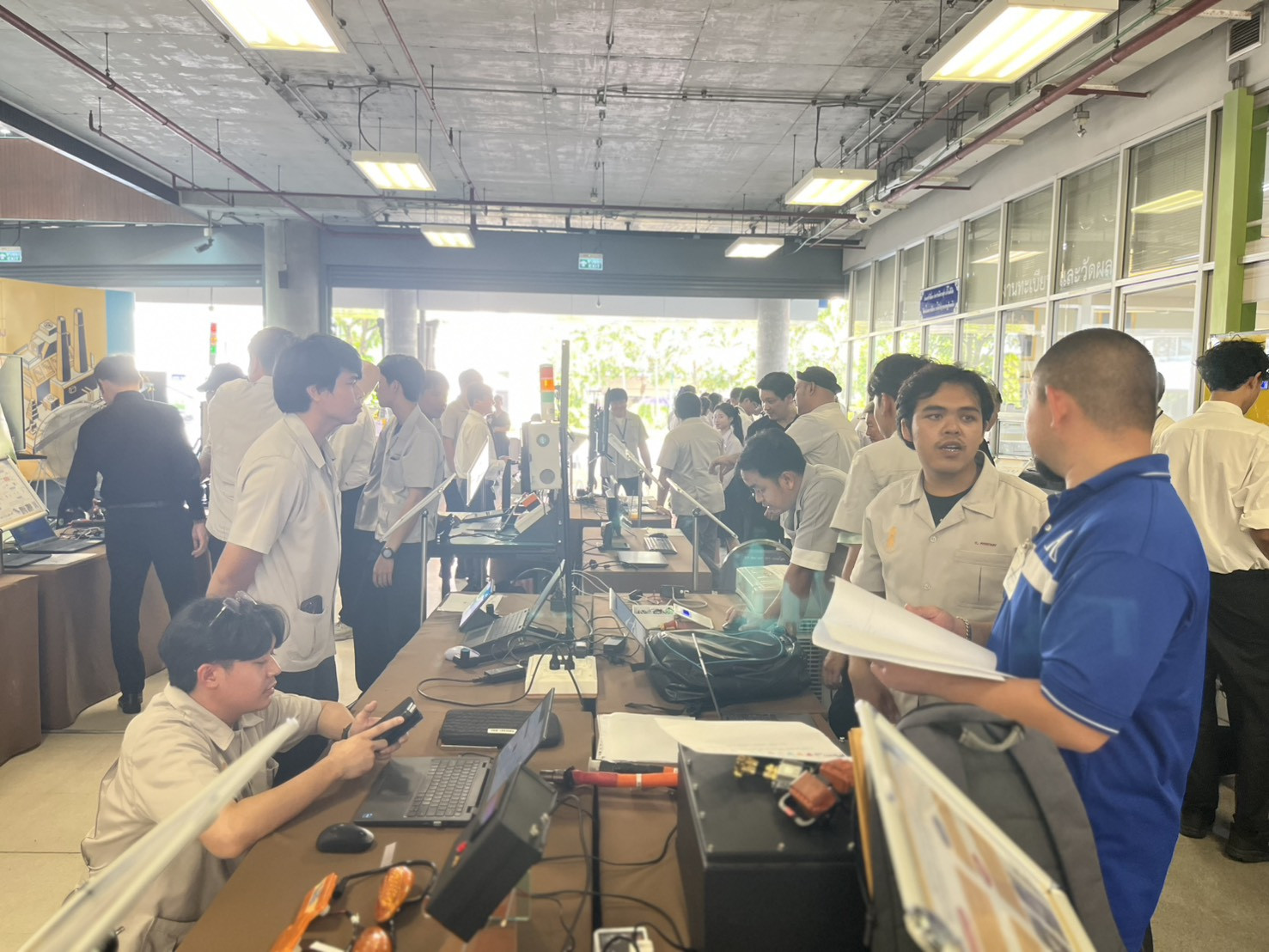 คณะเทคโนโลยีอุตสาหกรรมต้อนรับคณะศึกษาดูงานโรงเรียนเทศบาล 4 (เพาะชำ) คณะเทคโนโลยีอุตสาหกรรมต้อนรับคณะศึกษาดูงานโรงเรียนเทศบาล 4 (เพาะชำ) — 19 กุมภาพันธ์ 2026 — สถาบันเทคโนโลยีจิตรลดา CDTI