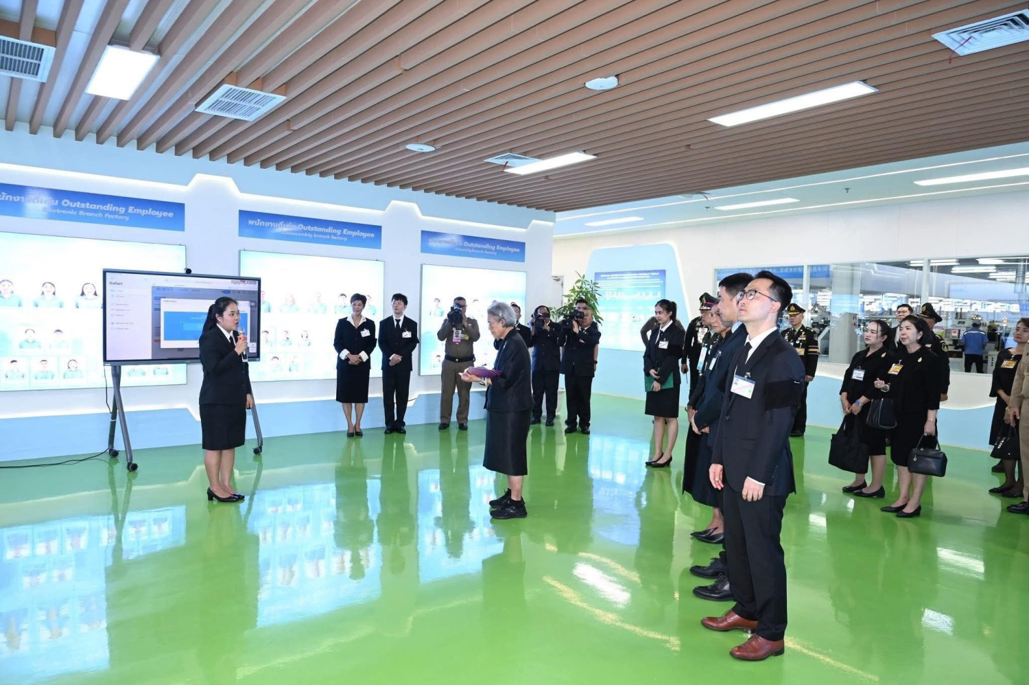 สมเด็จพระกนิษฐาธิราชเจ้า กรมสมเด็จพระเทพรัตนราชสุดาฯ สยามบรมราชกุมารี เสด็จพระราชดำเนินเยี่ยมชมบริษัท ไมเดียรีฟริเจอเรชั่น อีควิปเมนท์ (ไทยแลนด์) จำกัด สมเด็จพระกนิษฐาธิราชเจ้า กรมสมเด็จพระเทพรัตนราชสุดาฯ สยามบรมราชกุมารี เสด็จพระราชดำเนินเยี่ยมชมบริษัท ไมเดียรีฟริเจอเรชั่น อีควิปเมนท์ (ไทยแลนด์) จำกัด — 9 กุมภาพันธ์ 2026 — สถาบันเทคโนโลยีจิตรลดา CDTI