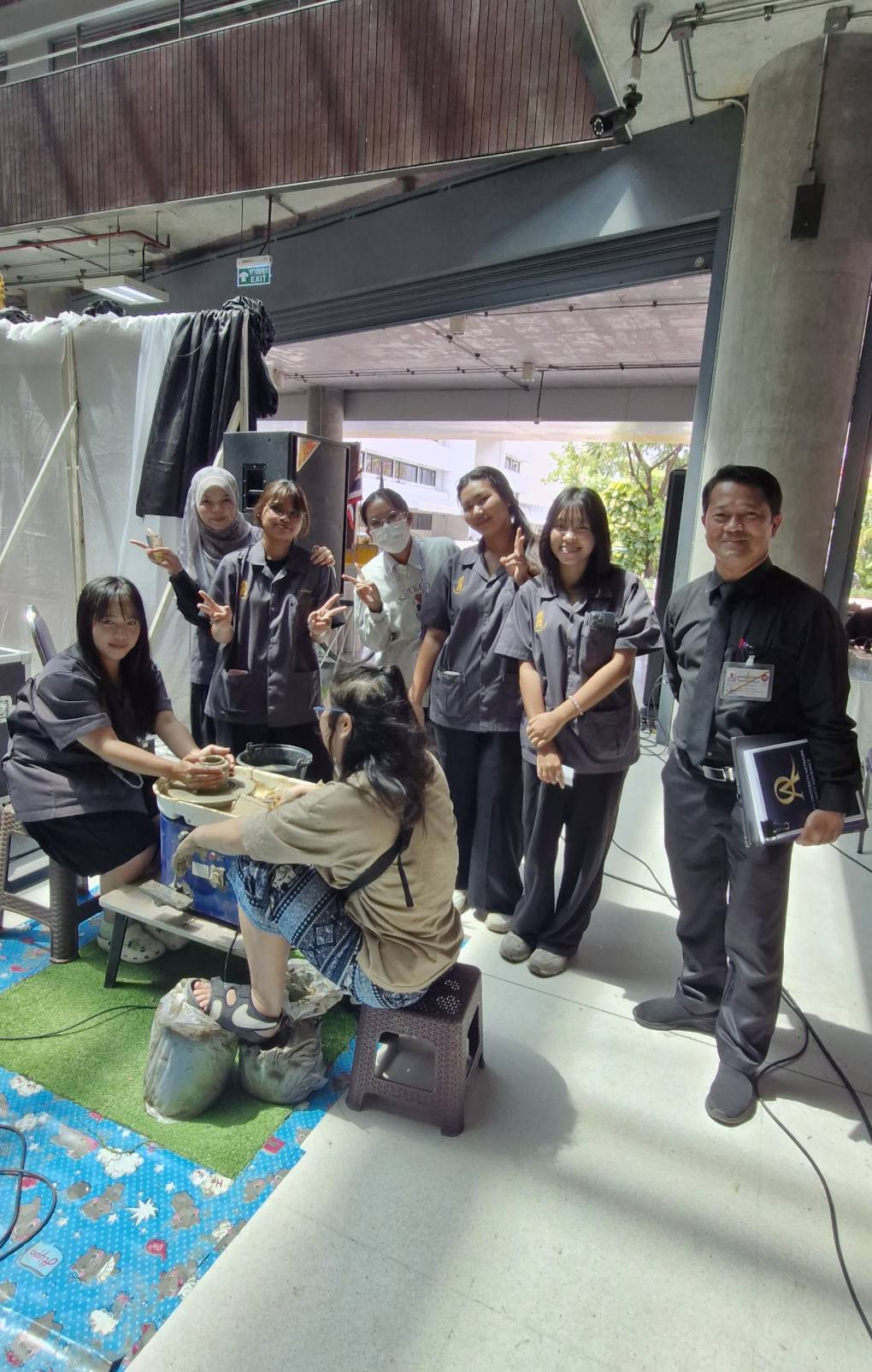 สจด. จัดกิจกรรม "ตลาดนัดความรู้ ภูมิปัญญาท้องถิ่น" @CDTI สจด. จัดกิจกรรม "ตลาดนัดความรู้ ภูมิปัญญาท้องถิ่น" @CDTI — 20 กุมภาพันธ์ 2026 — สถาบันเทคโนโลยีจิตรลดา CDTI