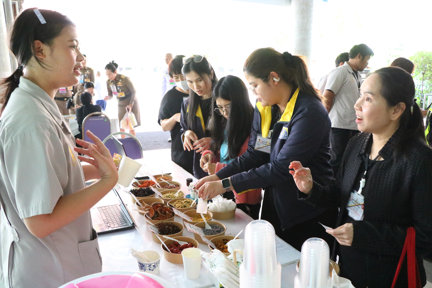 สจด. จัดกิจกรรม "ตลาดนัดความรู้ ภูมิปัญญาท้องถิ่น" @CDTI สจด. จัดกิจกรรม "ตลาดนัดความรู้ ภูมิปัญญาท้องถิ่น" @CDTI — 20 กุมภาพันธ์ 2026 — สถาบันเทคโนโลยีจิตรลดา CDTI