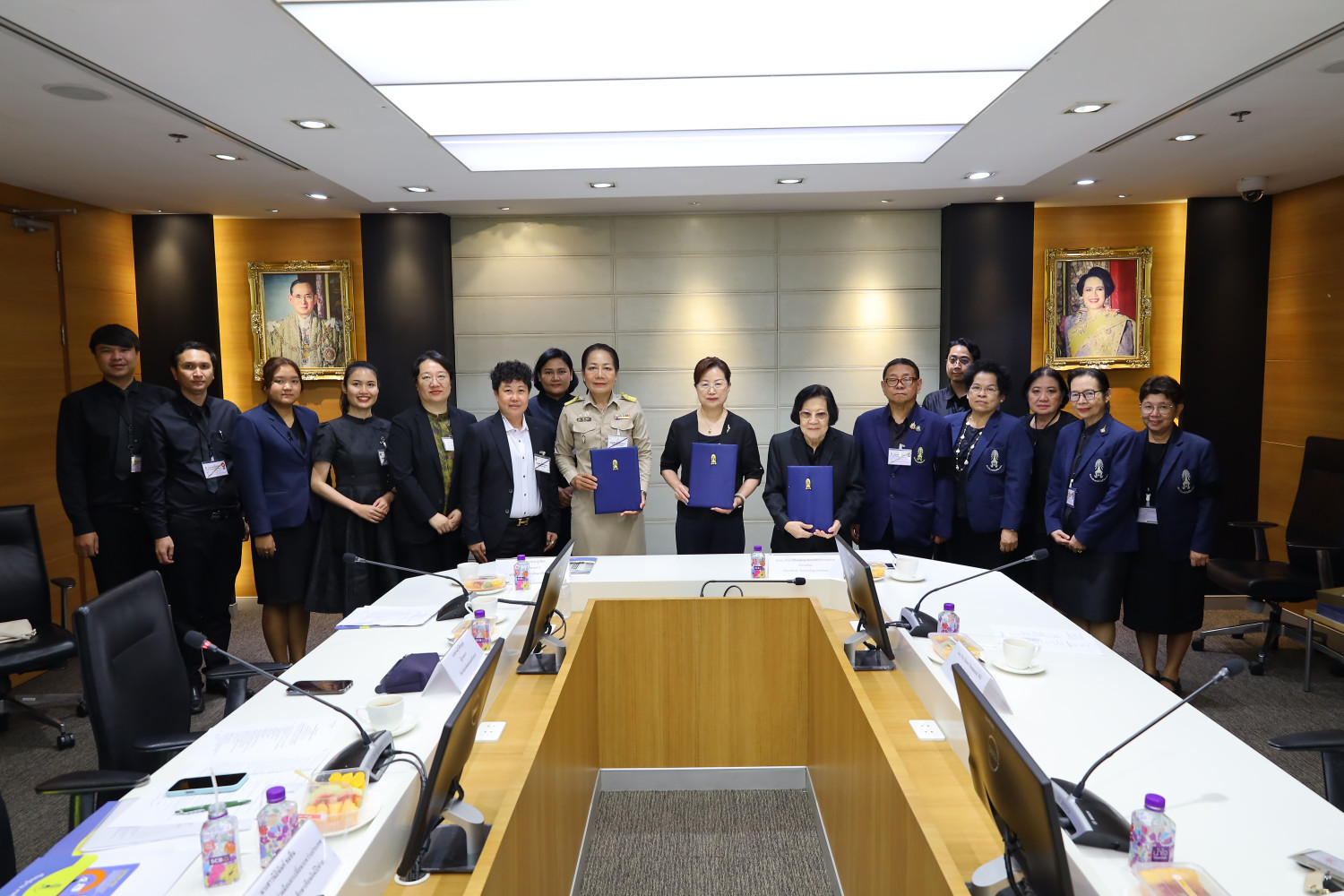 สจด. ลงนามความร่วมมือไทย–จีน พัฒนาหลักสูตรและฝึกอบรมนักศึกษานานาชาติด้านเทคโนโลยีไฟฟ้าและระบบอัตโนมัติ สจด. ลงนามความร่วมมือไทย–จีน พัฒนาหลักสูตรและฝึกอบรมนักศึกษานานาชาติด้านเทคโนโลยีไฟฟ้าและระบบอัตโนมัติ — 12 กุมภาพันธ์ 2026 — สถาบันเทคโนโลยีจิตรลดา CDTI