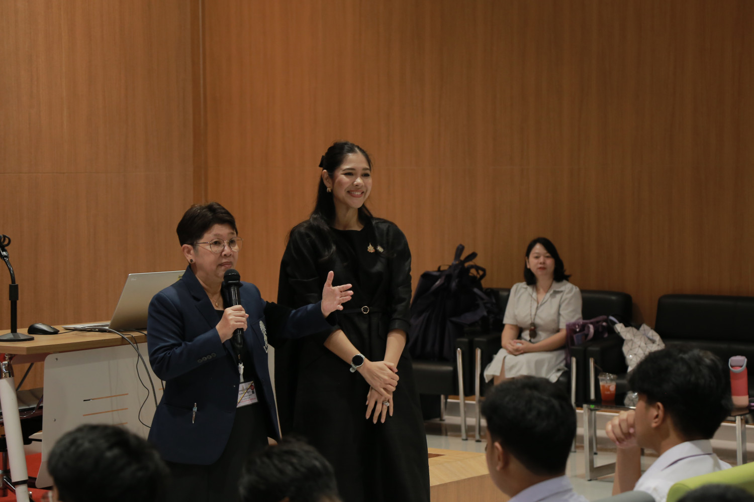 “เลขาฯ รมต.สันติ” เดินสาย “โรงเรียนจิตรลดาวิชาชีพ” รณรงค์สร้างโรงเรียนสีขาวปลอดบุหรี่ไฟฟ้า “เลขาฯ รมต.สันติ” เดินสาย “โรงเรียนจิตรลดาวิชาชีพ” รณรงค์สร้างโรงเรียนสีขาวปลอดบุหรี่ไฟฟ้า — 16 กุมภาพันธ์ 2026 — สถาบันเทคโนโลยีจิตรลดา CDTI