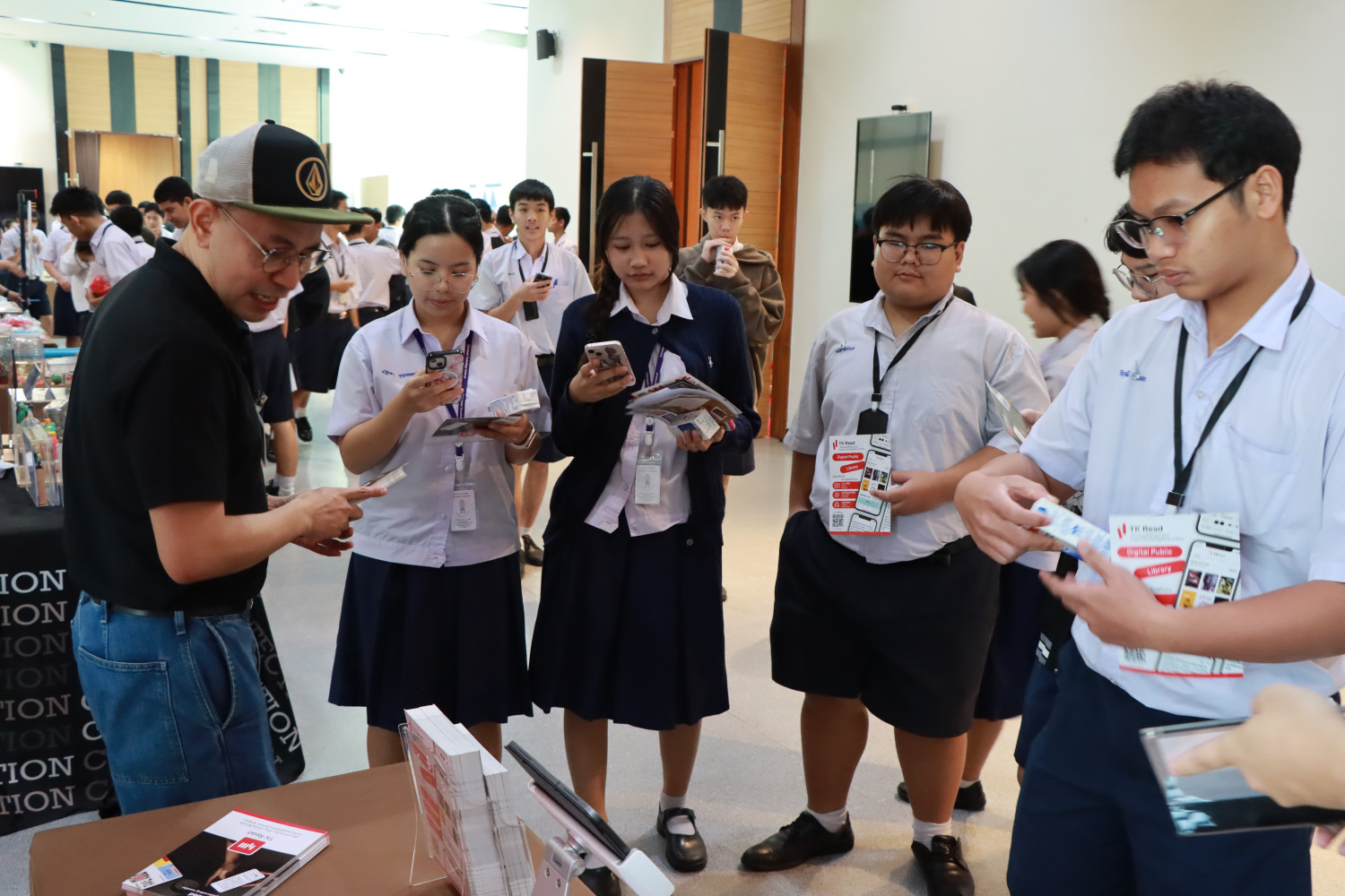 “เลขาฯ รมต.สันติ” เดินสาย “โรงเรียนจิตรลดาวิชาชีพ” รณรงค์สร้างโรงเรียนสีขาวปลอดบุหรี่ไฟฟ้า “เลขาฯ รมต.สันติ” เดินสาย “โรงเรียนจิตรลดาวิชาชีพ” รณรงค์สร้างโรงเรียนสีขาวปลอดบุหรี่ไฟฟ้า — 16 กุมภาพันธ์ 2026 — สถาบันเทคโนโลยีจิตรลดา CDTI