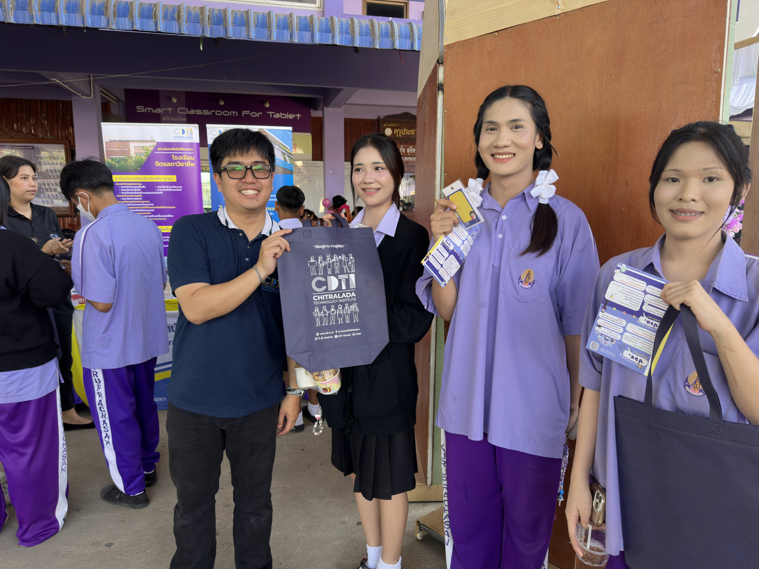 สจด. ร่วมกิจกรรม K.S. OPEN HOUSE เปิดบ้านวิชาการ สืบสานภูมิปัญญา พัฒนานวัตกรรมสู่อาชีพ ของโรงเรียนคุรุประชาสรรค์ ปีการศึกษา ๒๕๖๘ สจด. ร่วมกิจกรรม K.S. OPEN HOUSE เปิดบ้านวิชาการ สืบสานภูมิปัญญา พัฒนานวัตกรรมสู่อาชีพ ของโรงเรียนคุรุประชาสรรค์ ปีการศึกษา ๒๕๖๘ — 12 กุมภาพันธ์ 2026 — สถาบันเทคโนโลยีจิตรลดา CDTI