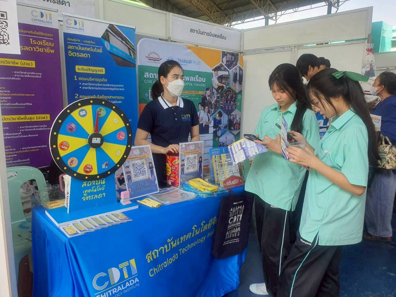 สจด. ร่วมกิจกรรมวันแนะแนวการศึกษาและอาชีพ “ธัญรัตน์นิทรรศ 2568” โรงเรียนธัญรัตน์ ปทุมธานี ปีการศึกษา 2568 สจด. ร่วมกิจกรรมวันแนะแนวการศึกษาและอาชีพ “ธัญรัตน์นิทรรศ 2568” โรงเรียนธัญรัตน์ ปทุมธานี ปีการศึกษา 2568 — 7 กุมภาพันธ์ 2026 — สถาบันเทคโนโลยีจิตรลดา CDTI