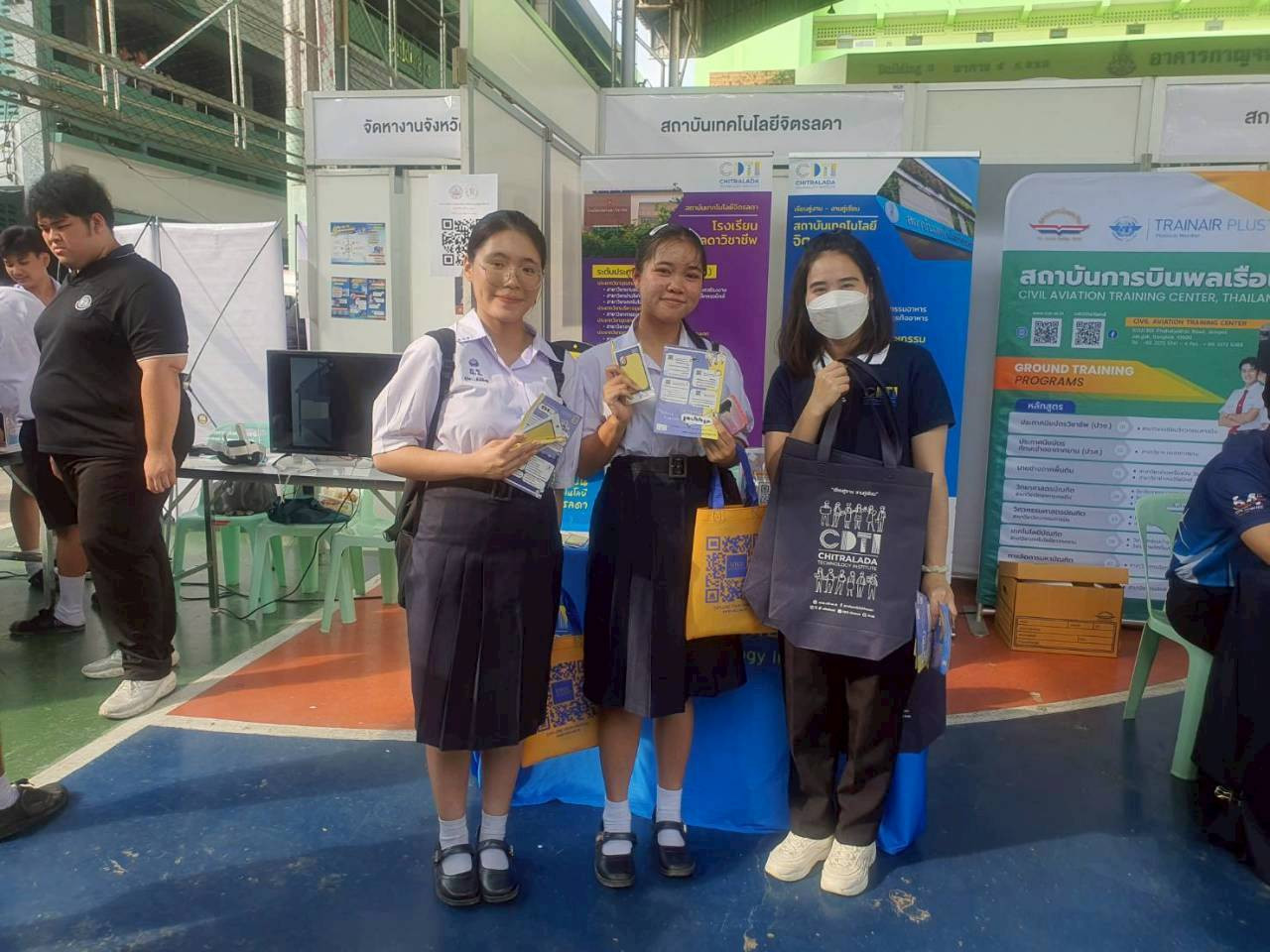 สจด. ร่วมกิจกรรมวันแนะแนวการศึกษาและอาชีพ “ธัญรัตน์นิทรรศ 2568” โรงเรียนธัญรัตน์ ปทุมธานี ปีการศึกษา 2568 สจด. ร่วมกิจกรรมวันแนะแนวการศึกษาและอาชีพ “ธัญรัตน์นิทรรศ 2568” โรงเรียนธัญรัตน์ ปทุมธานี ปีการศึกษา 2568 — 7 กุมภาพันธ์ 2026 — สถาบันเทคโนโลยีจิตรลดา CDTI