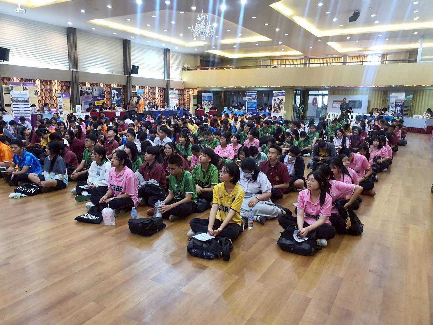 สจด. ร่วมงานนิทรรศการแนะแนวศึกษาต่อ SANTIRAT OPEN SL.GO 68 แนะแนวการศึกษา และประกอบอาชีพ ของโรงเรียนสันติราษฎร์วิทยาลัย ปีการศึกษา ๒๕๖๘ สจด. ร่วมงานนิทรรศการแนะแนวศึกษาต่อ SANTIRAT OPEN SL.GO 68 แนะแนวการศึกษา และประกอบอาชีพ ของโรงเรียนสันติราษฎร์วิทยาลัย ปีการศึกษา ๒๕๖๘ — 16 กุมภาพันธ์ 2026 — สถาบันเทคโนโลยีจิตรลดา CDTI