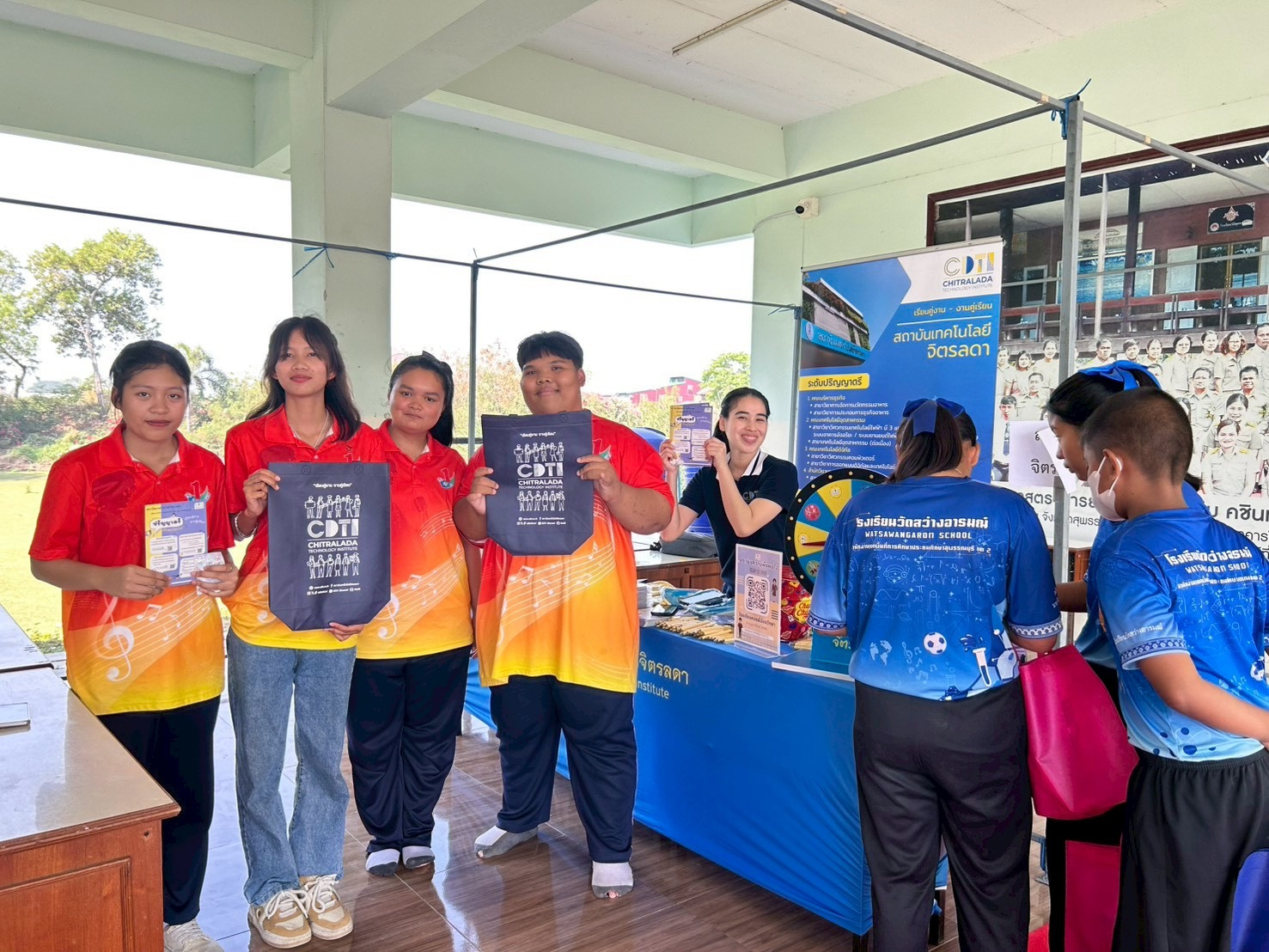 สจด. ร่วมกิจกรรม "SN_Open House..เปิดบ้านแห่งการเรียนรู้" ของโรงเรียนสองพี่น้องวิทยา ปีการศึกษา ๒๕๖๘ สจด. ร่วมกิจกรรม "SN_Open House..เปิดบ้านแห่งการเรียนรู้" ของโรงเรียนสองพี่น้องวิทยา ปีการศึกษา ๒๕๖๘ — 12 กุมภาพันธ์ 2026 — สถาบันเทคโนโลยีจิตรลดา CDTI