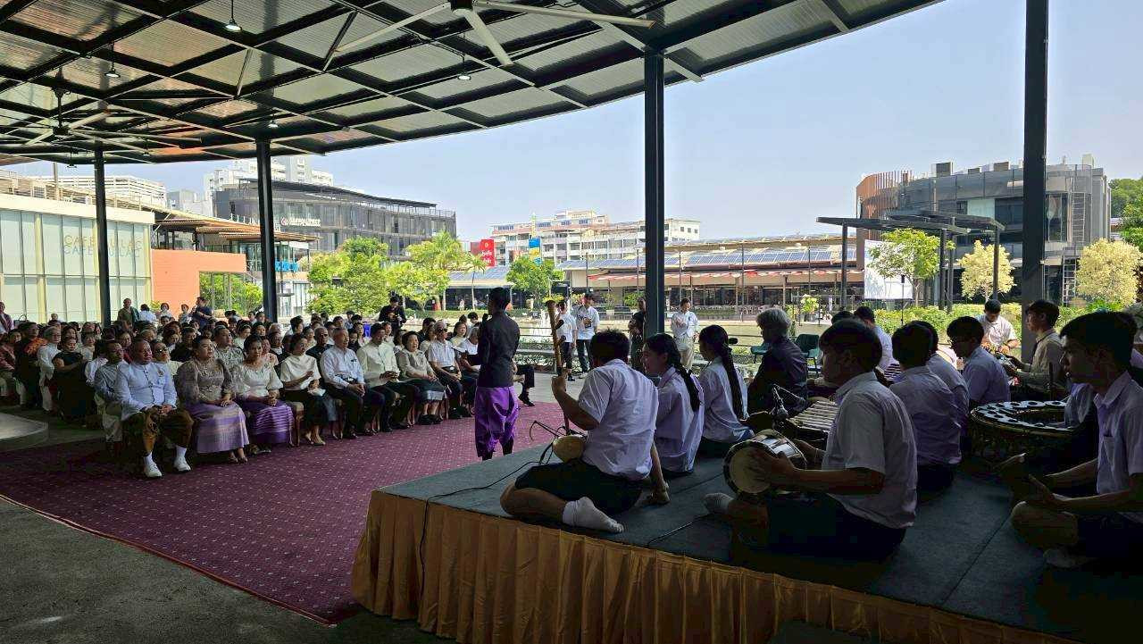 สจด. นำนักเรียน นักศึกษาเข้าร่วมแสดงดนตรีและจัดซ่อมสร้างเครื่องดนตรีไทย “งานสานศิลป์ 10 แผ่นดิน เทิดพระเกียรติพระพันปีหลวง” สจด. นำนักเรียน นักศึกษาเข้าร่วมแสดงดนตรีและจัดซ่อมสร้างเครื่องดนตรีไทย “งานสานศิลป์ 10 แผ่นดิน เทิดพระเกียรติพระพันปีหลวง” — 26 มีนาคม 2026 — สถาบันเทคโนโลยีจิตรลดา CDTI