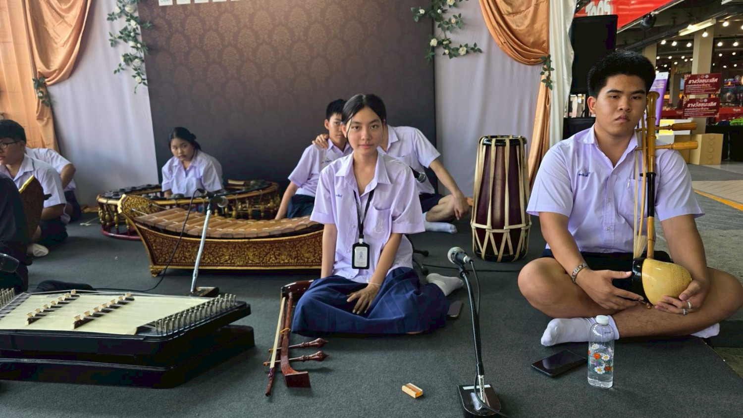 สจด. นำนักเรียน นักศึกษาเข้าร่วมแสดงดนตรีและจัดซ่อมสร้างเครื่องดนตรีไทย “งานสานศิลป์ 10 แผ่นดิน เทิดพระเกียรติพระพันปีหลวง” สจด. นำนักเรียน นักศึกษาเข้าร่วมแสดงดนตรีและจัดซ่อมสร้างเครื่องดนตรีไทย “งานสานศิลป์ 10 แผ่นดิน เทิดพระเกียรติพระพันปีหลวง” — 26 มีนาคม 2026 — สถาบันเทคโนโลยีจิตรลดา CDTI