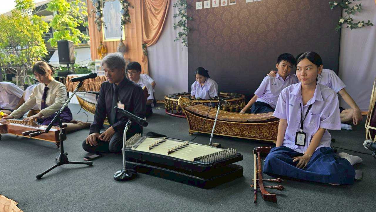 สจด. นำนักเรียน นักศึกษาเข้าร่วมแสดงดนตรีและจัดซ่อมสร้างเครื่องดนตรีไทย “งานสานศิลป์ 10 แผ่นดิน เทิดพระเกียรติพระพันปีหลวง” สจด. นำนักเรียน นักศึกษาเข้าร่วมแสดงดนตรีและจัดซ่อมสร้างเครื่องดนตรีไทย “งานสานศิลป์ 10 แผ่นดิน เทิดพระเกียรติพระพันปีหลวง” — 26 มีนาคม 2026 — สถาบันเทคโนโลยีจิตรลดา CDTI