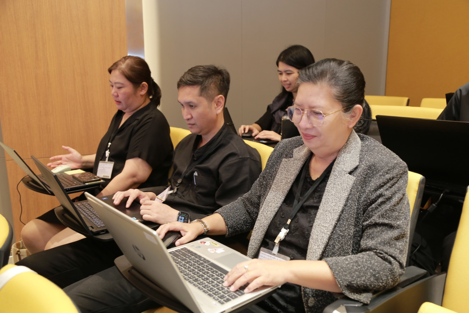 สจด. จัดอบรมเชิงปฏิบัติการ “การใช้เครื่องมือวัดดิจิทัลสำหรับการวัดและประเมินทางอาชีวศึกษา” ยกระดับศักยภาพครูสู่การเรียนรู้ยุคดิจิทัล &mdash; 25 มีนาคม 2026 &mdash; สถาบันเทคโนโลยีจิตรลดา CDTI