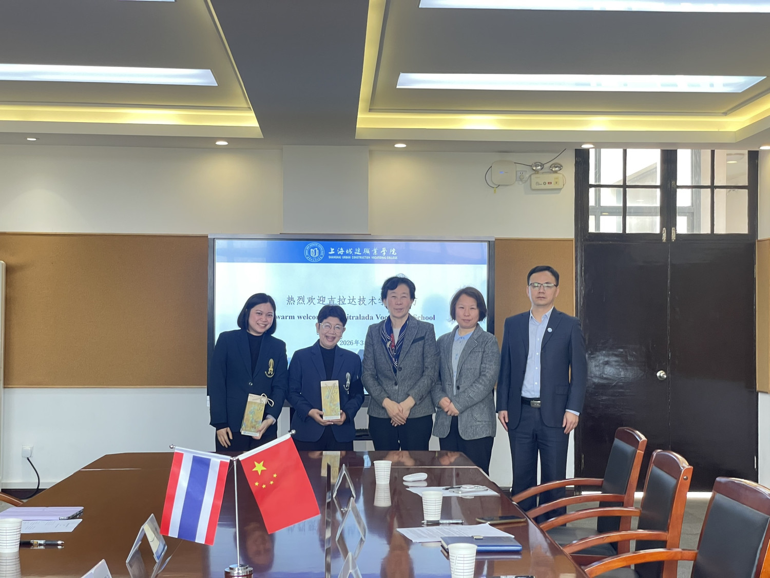 โรงเรียนจิตรลดาวิชาชีพ สจด. เยี่ยมชมการจัดการเรียนการสอน Yangpu Campus และ Fengxian Campus สานต่อความร่วมมือระบบทวิวุฒิระดับนานาชาติ &mdash; 10 เมษายน 2026 &mdash; สถาบันเทคโนโลยีจิตรลดา CDTI