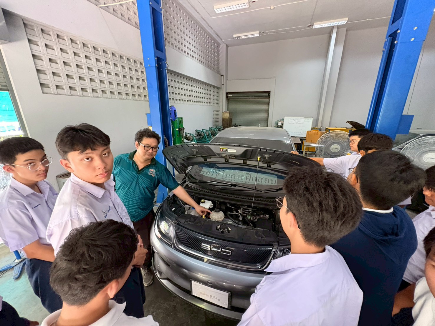 สจด. เดินหน้าสร้างคนคุณภาพ ส่งนักเรียนอบรม EV ณ มจพ. รับอุตสาหกรรมอนาคต &mdash; 29 เมษายน 2026 &mdash; สถาบันเทคโนโลยีจิตรลดา CDTI